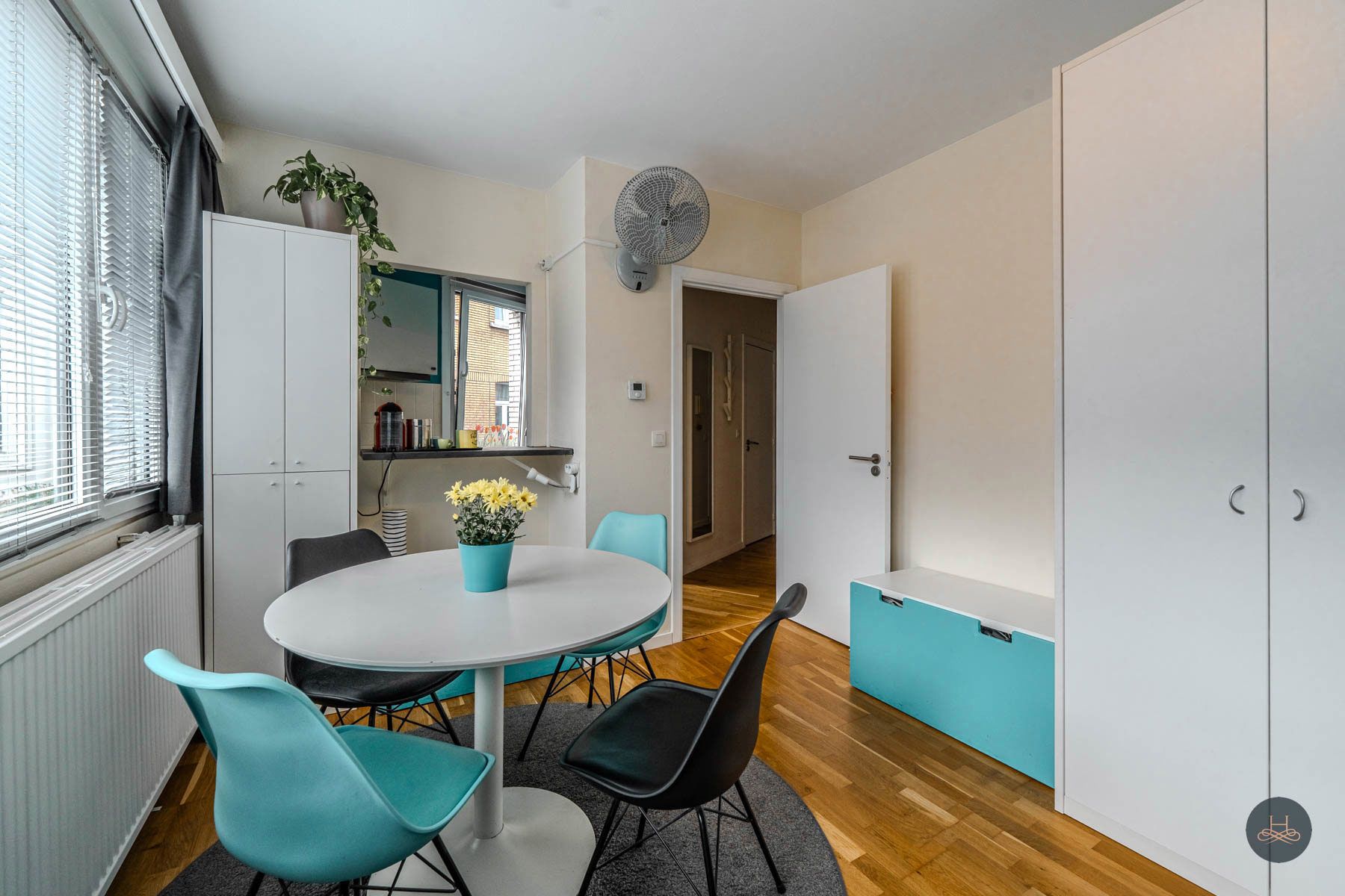 Lichtrijk, karaktervol appartement op uitstekende locatie foto 4