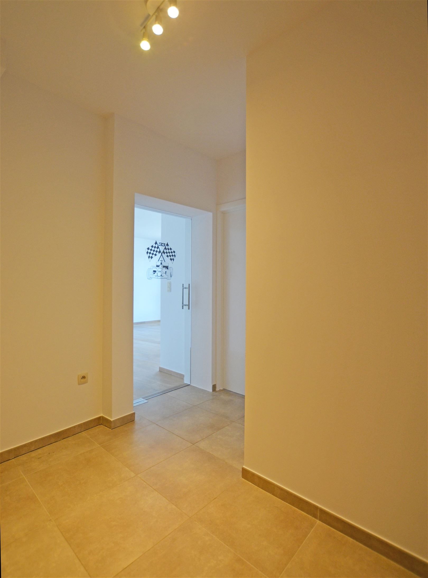 Centraal gelegen éénslaapkamer appartement + garagebox foto 8