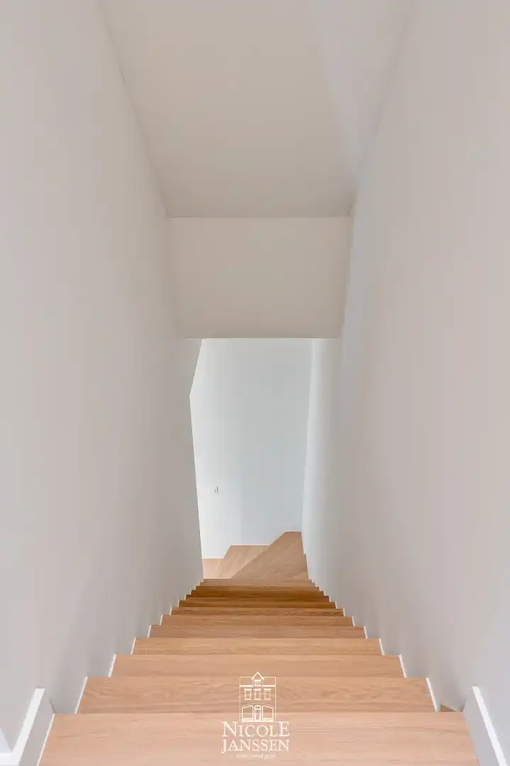 Nieuwbouwwoning van 216m² foto 13