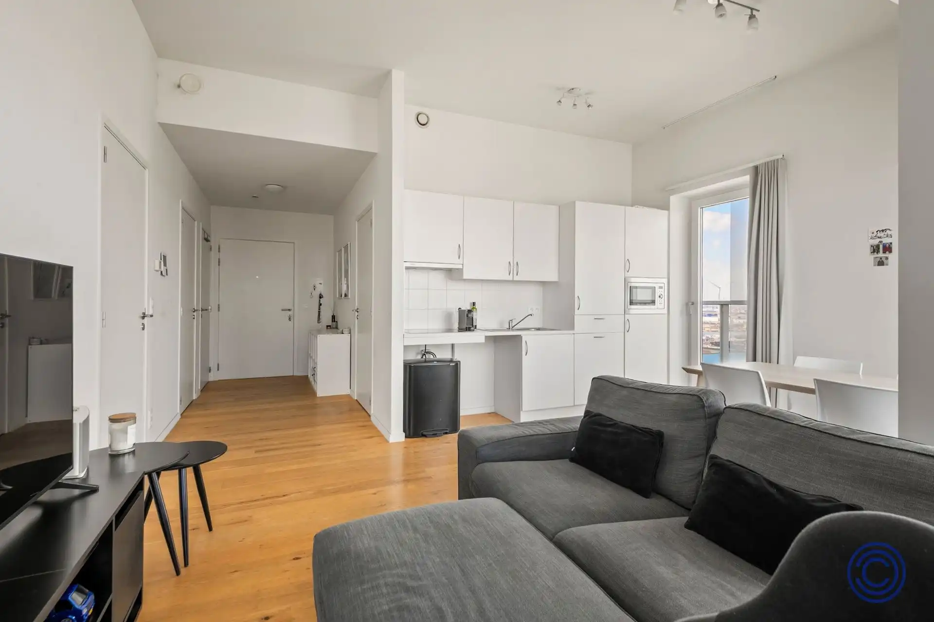 Rolstoelvriendelijk appartement op de 18de verdieping met panoramisch zicht over de dokken. foto 6