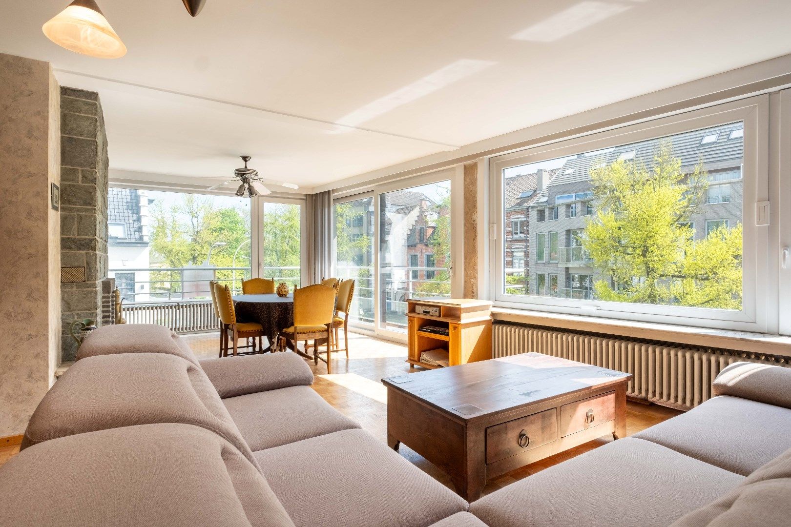 RIANT HOEKAPPARTEMENT (134 m2) MET ZICHT OP DE SMEDENPOORT foto 3