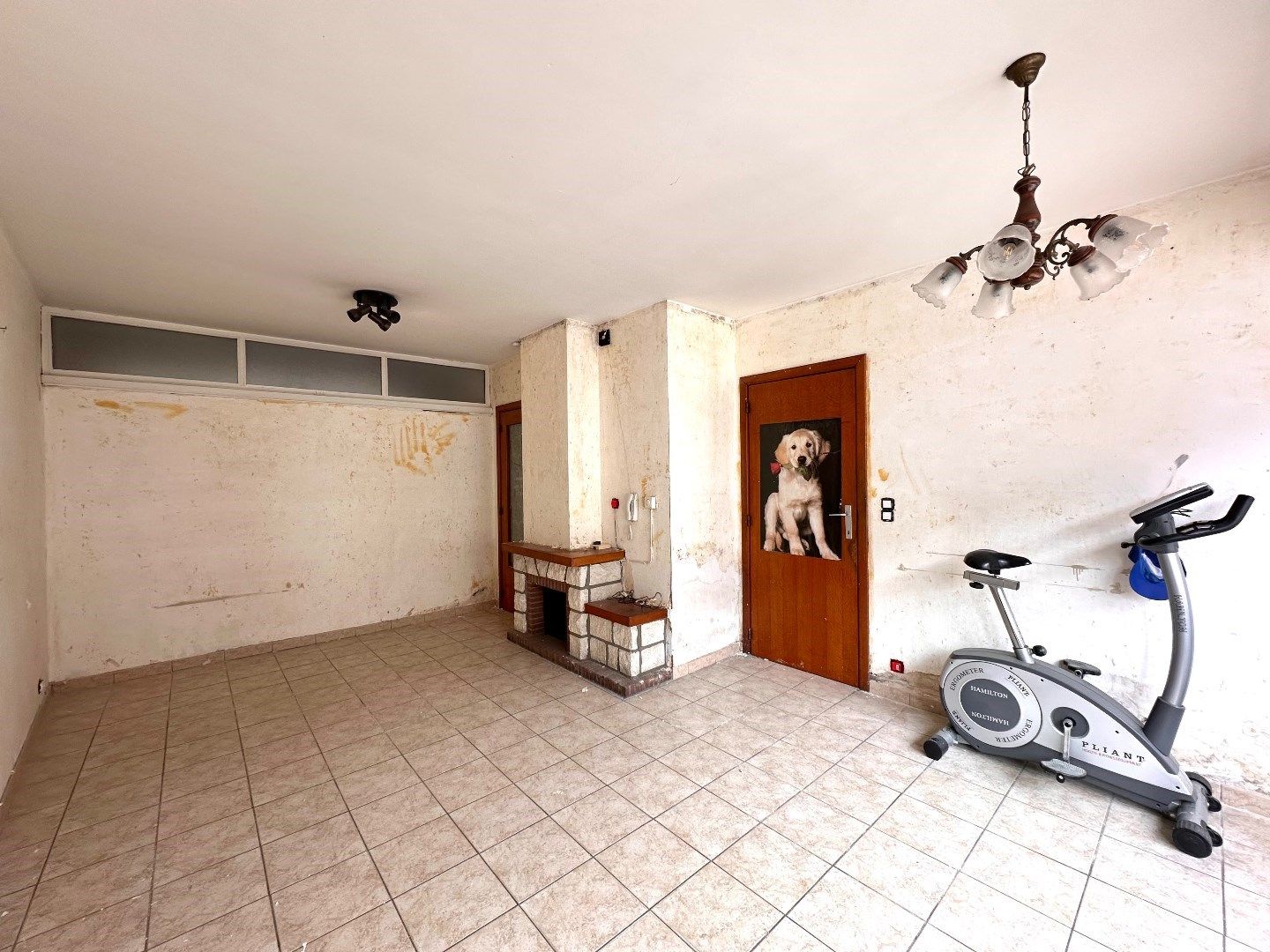 Te renoveren appartement met 2 slaapkamers en terras nabij het centrum van Tongeren foto 4