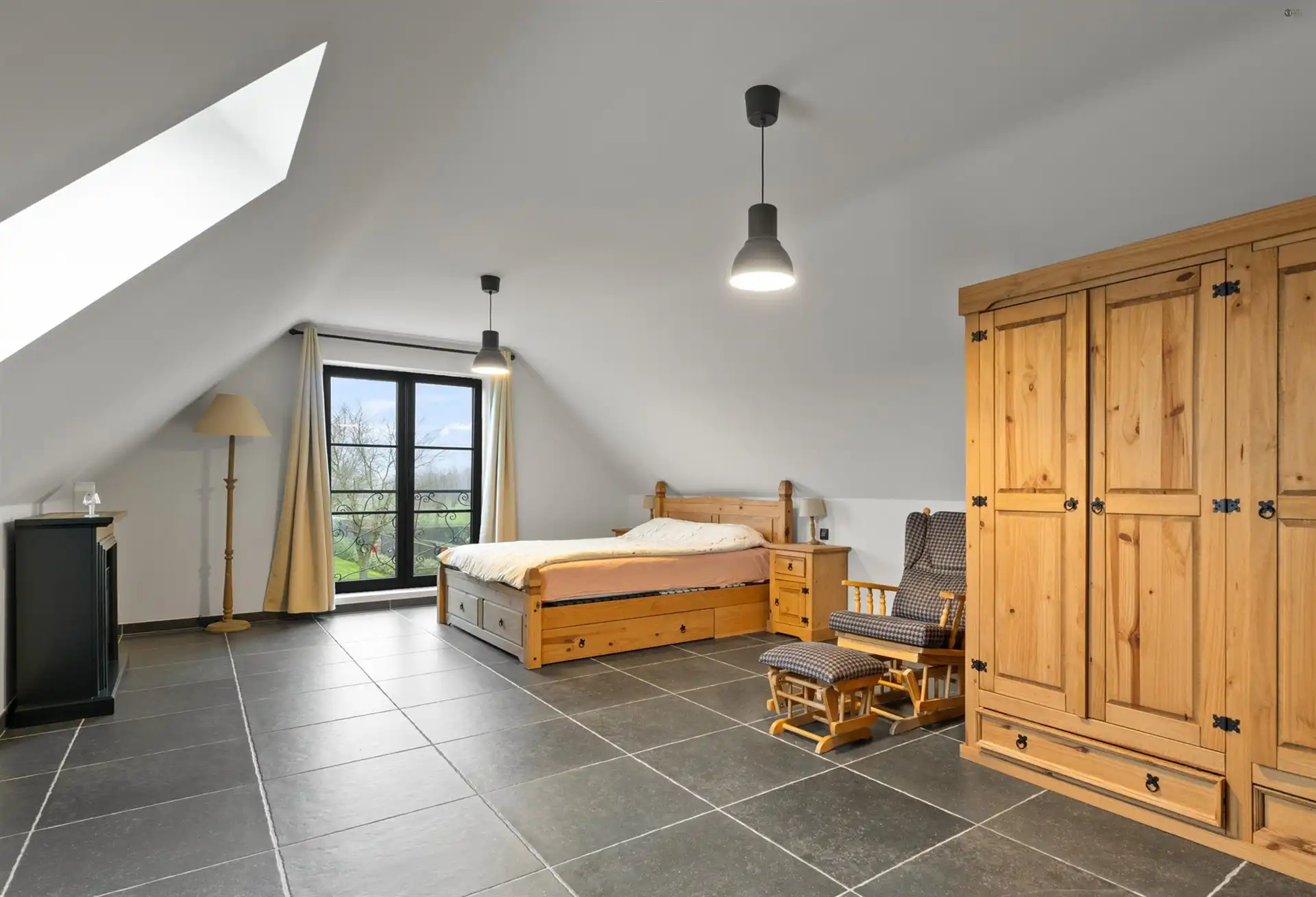 Villa bouwjaar 2022, 5 slaapkamers en mooi bijgebouw op 1.387m²  foto 25