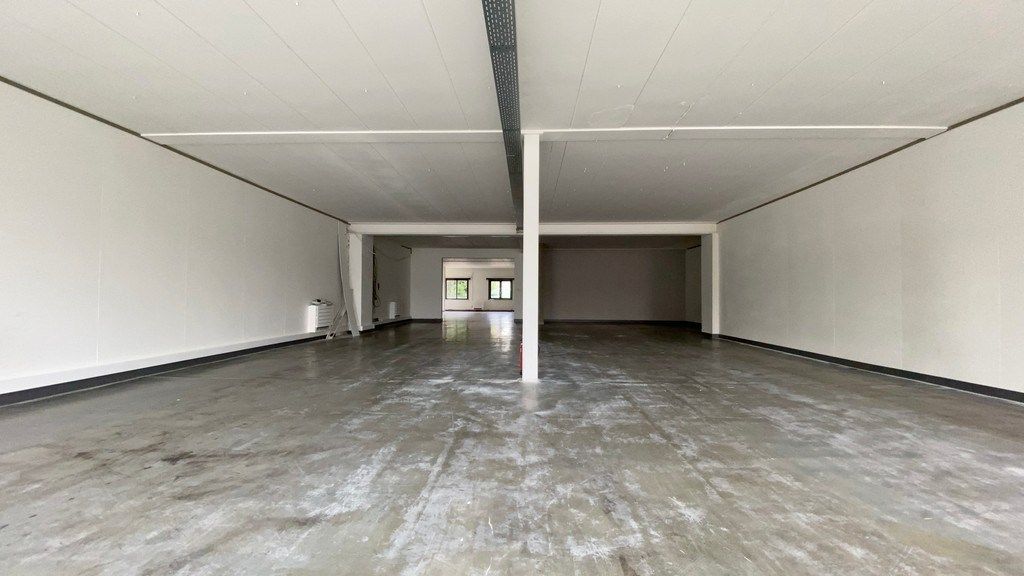 Baanwinkel te huur op zichtlocatie langs N9 in Lievegem foto 4