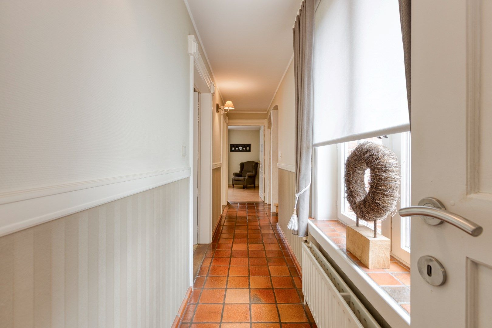 Ruime goed onderhouden woning op een prachtig perceel met praktijk mogelijkheid foto 14