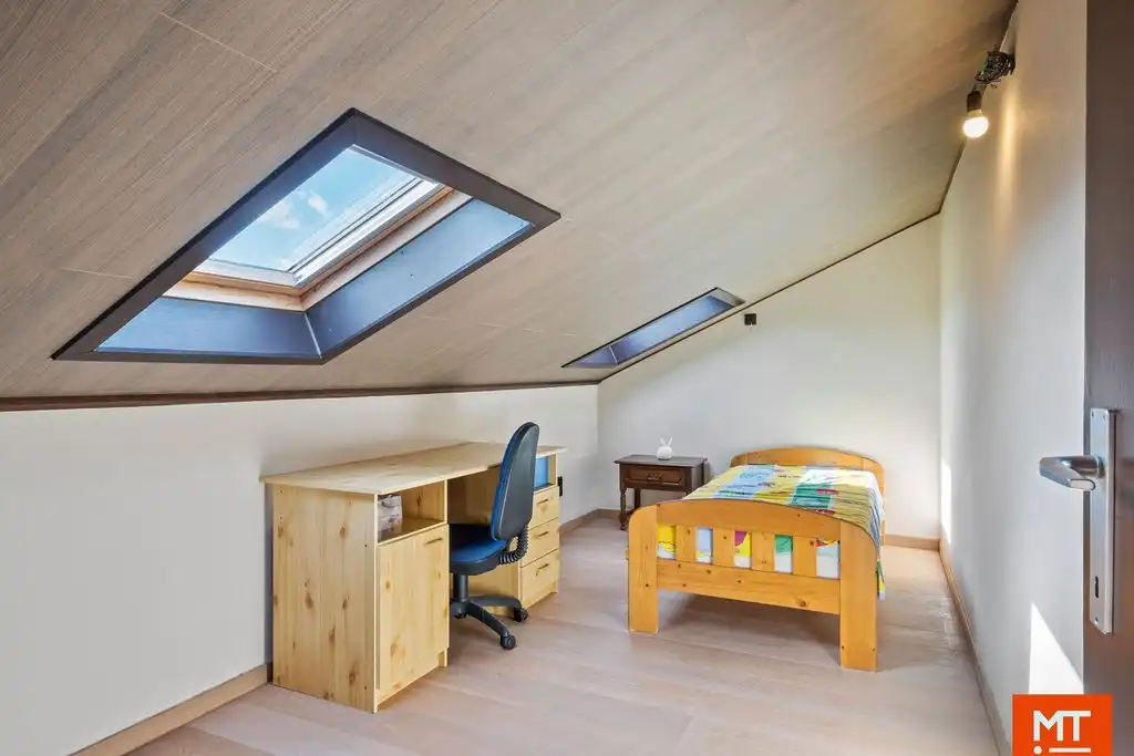 Halfopen woning te huur met 3 slaapkamers en tuin foto 9