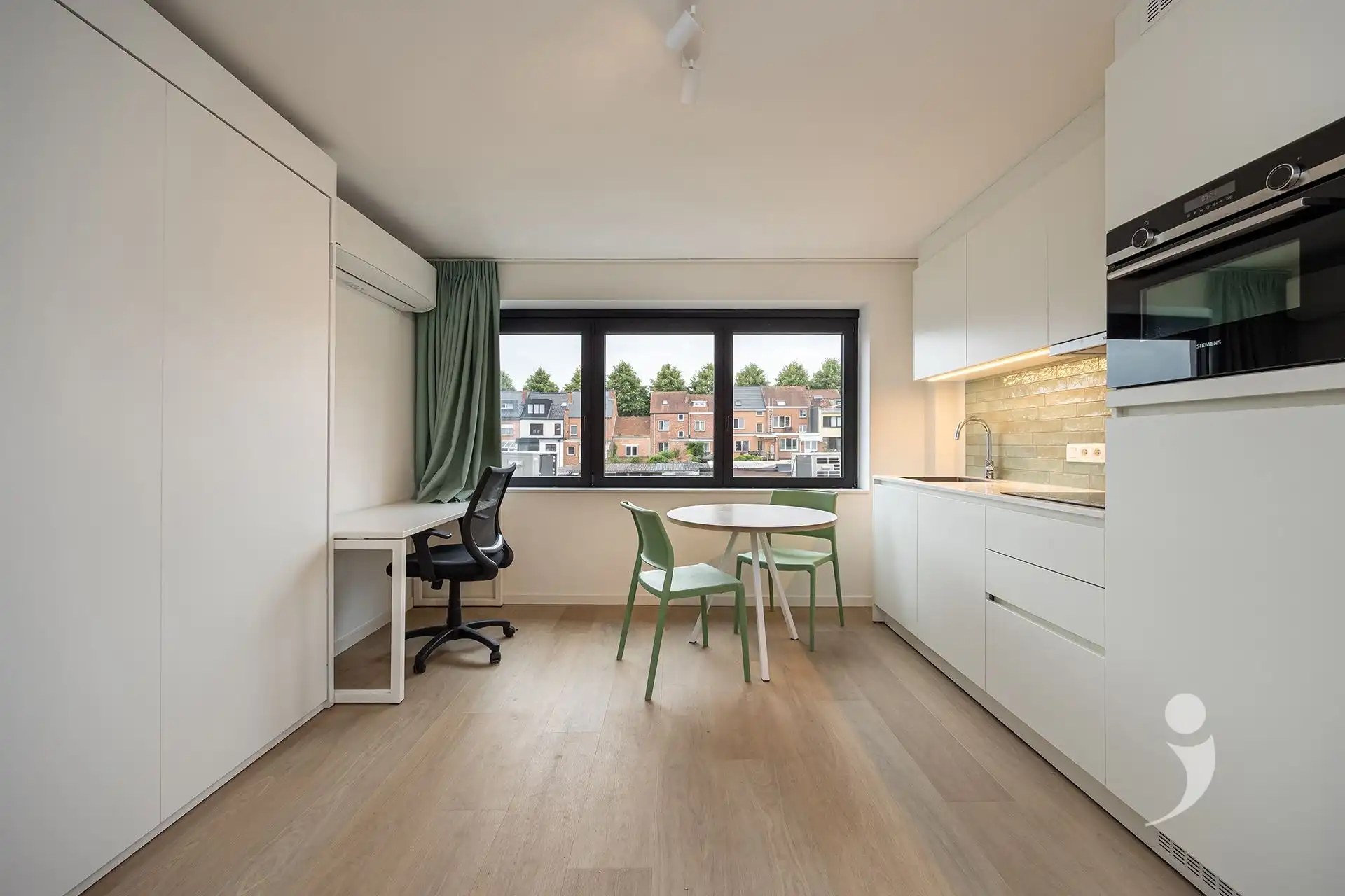 olledig gerenoveerde en bemeubelde studio in Leuven foto 4