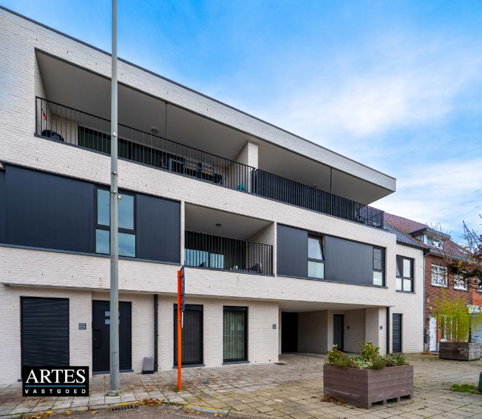 Recent appartement met 3 slaapkamers en ruim terras foto 2