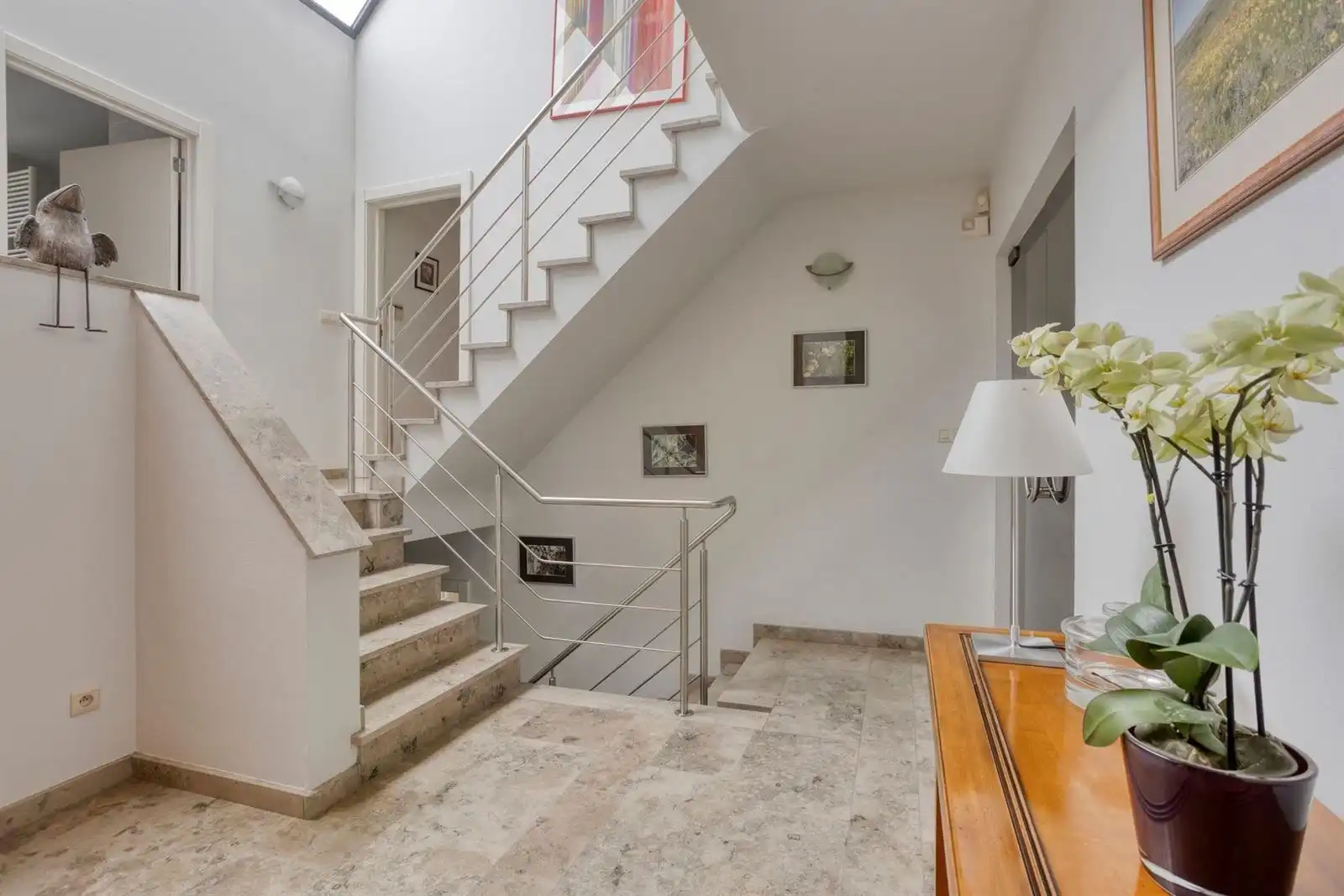 Alleenstaande villa  met 4 slaapkamers en tuin  foto 2