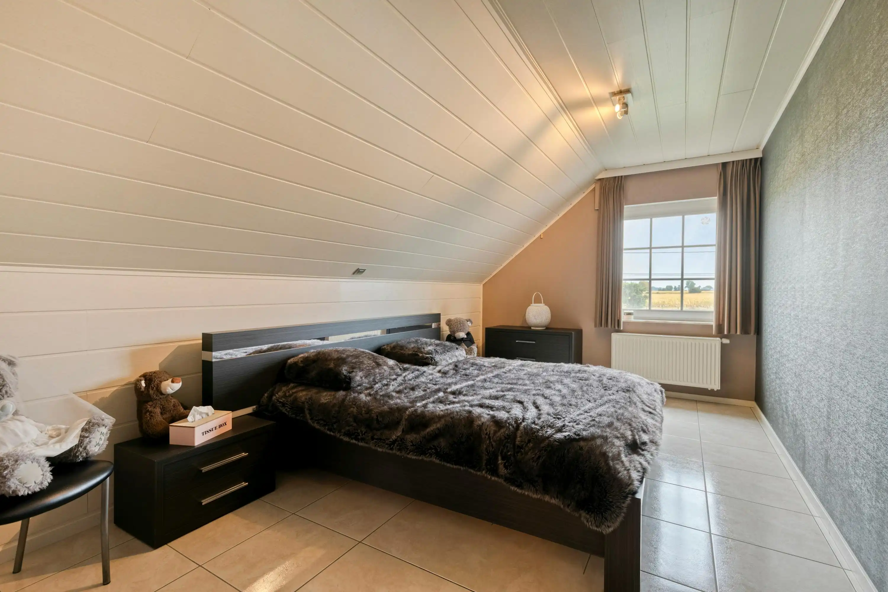 Huis met magazijn op een rustige locatie in Zwevezele foto 16