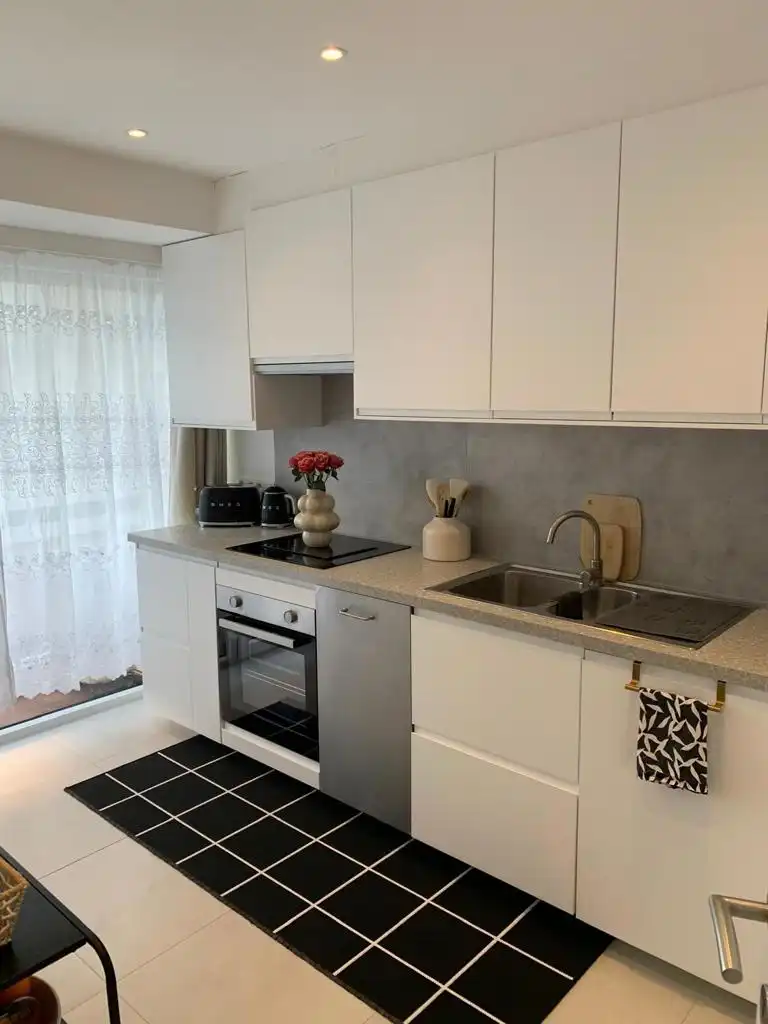 Instapklaar 2 slaapkamer appartement op 1ste verdieping foto 4