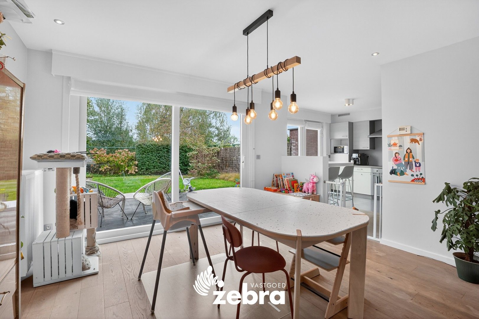 Recente HOB met 3 slaapkamers, garage & tuin vlakbij centrum Tielt! foto 3