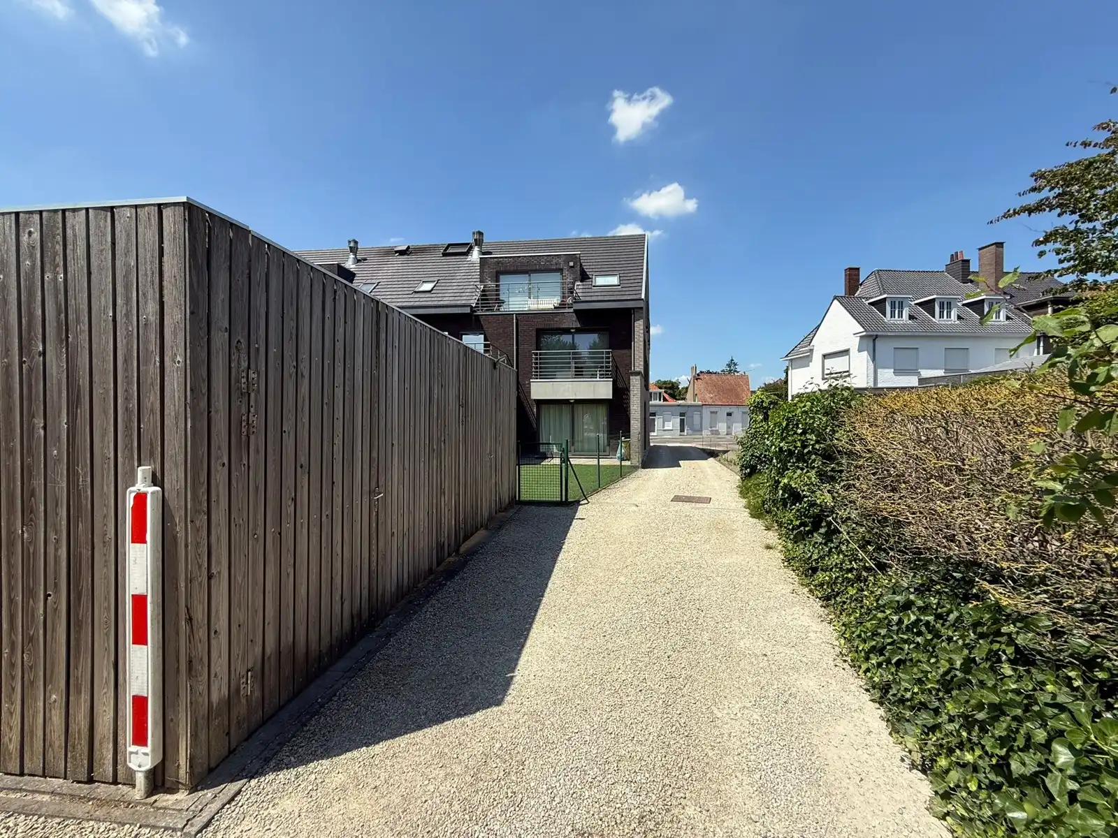 Gelijkvloers appartement met terras en autostaanplaats  foto 18