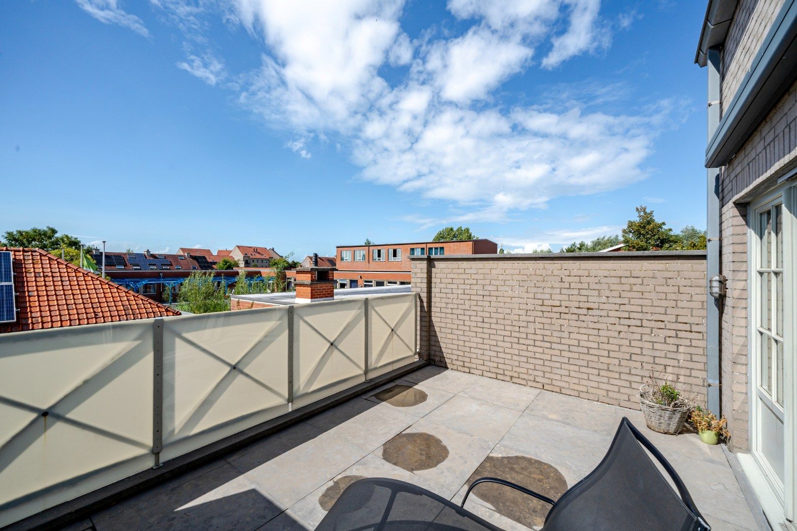 Ruime woonst met zongericht terras en garagebox foto 6