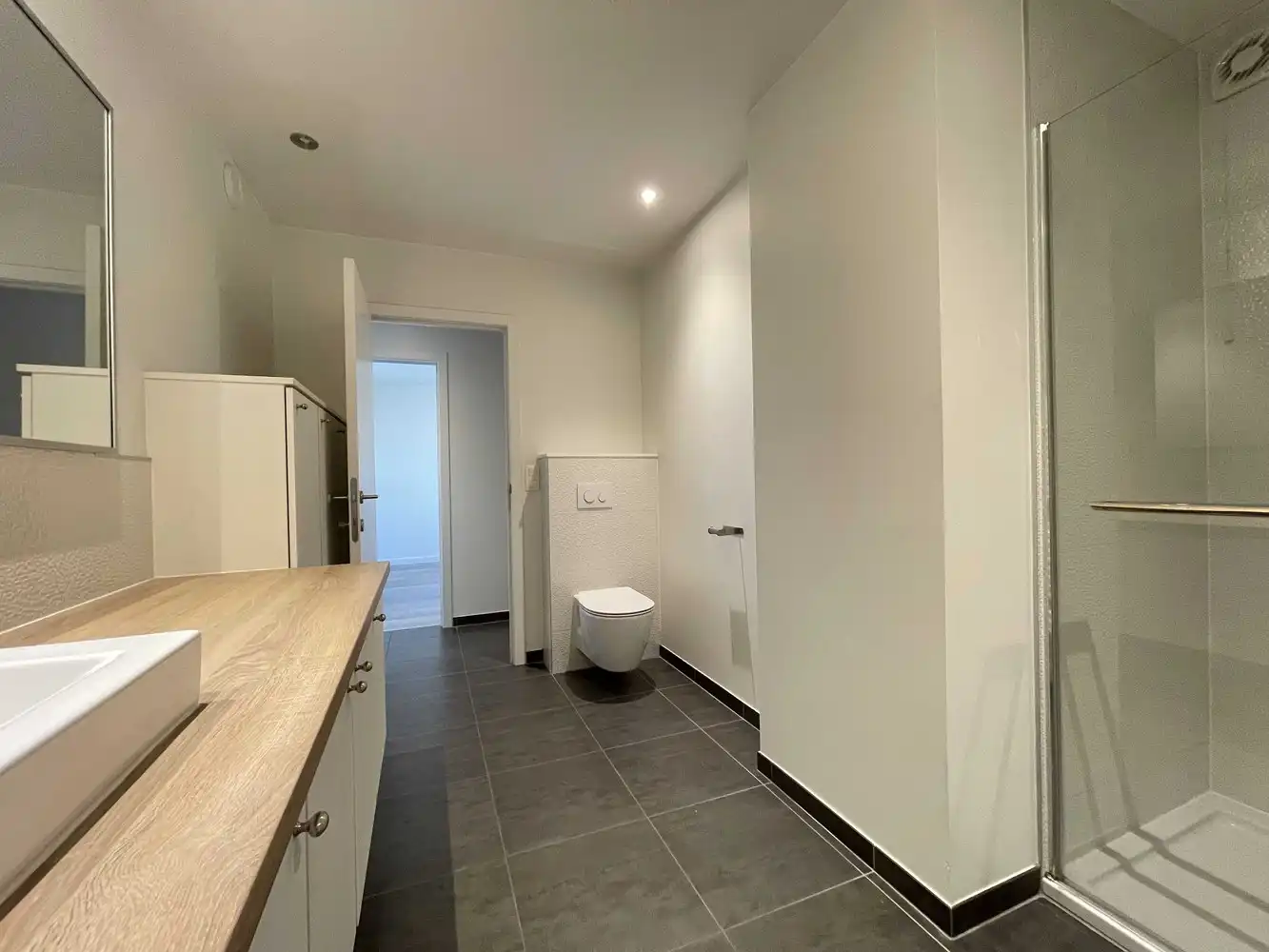 Recente gezinswoning vlakbij het centrum van Genk foto 14