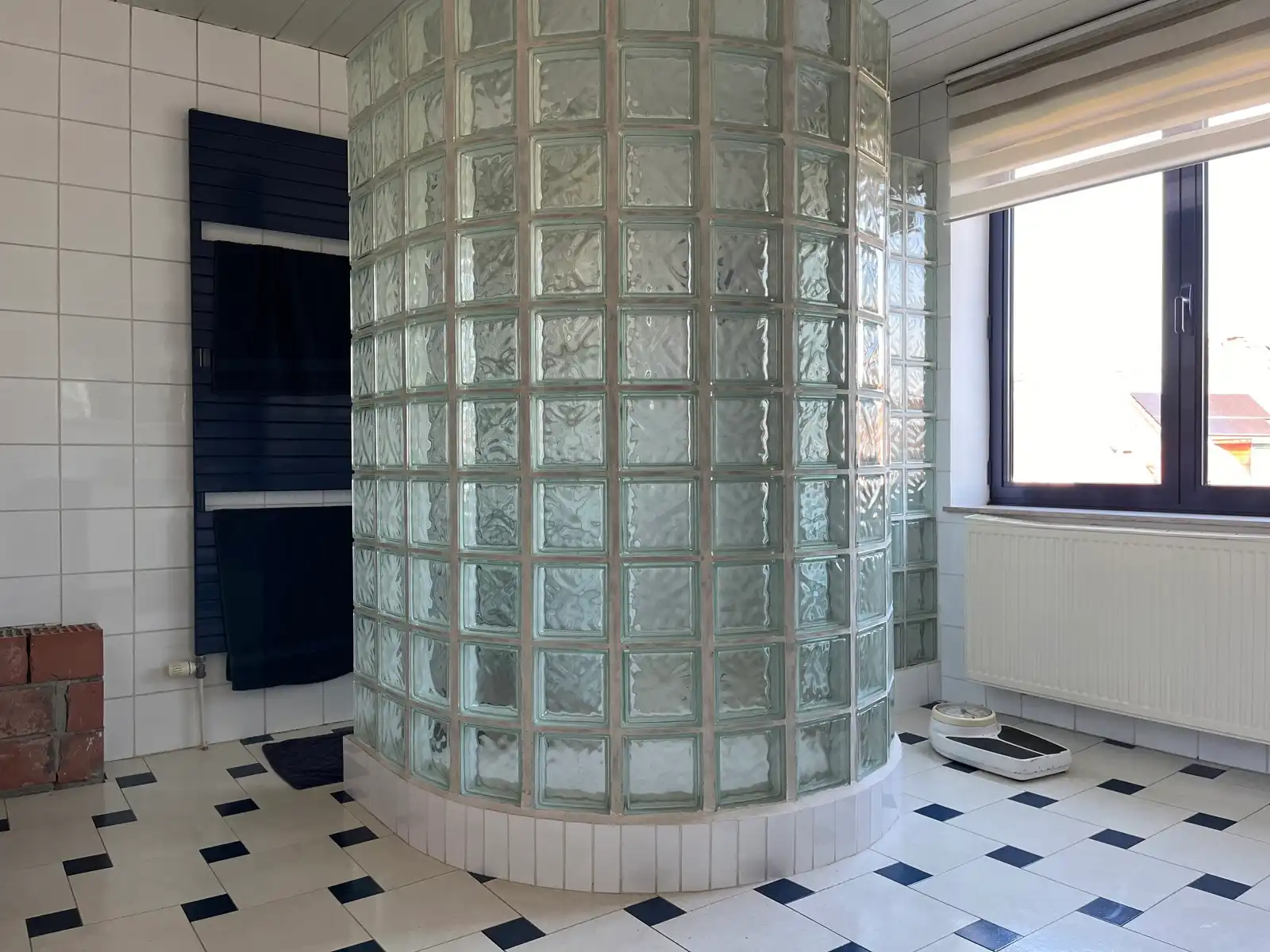 Grote woning met 6 slaapkamers foto 12