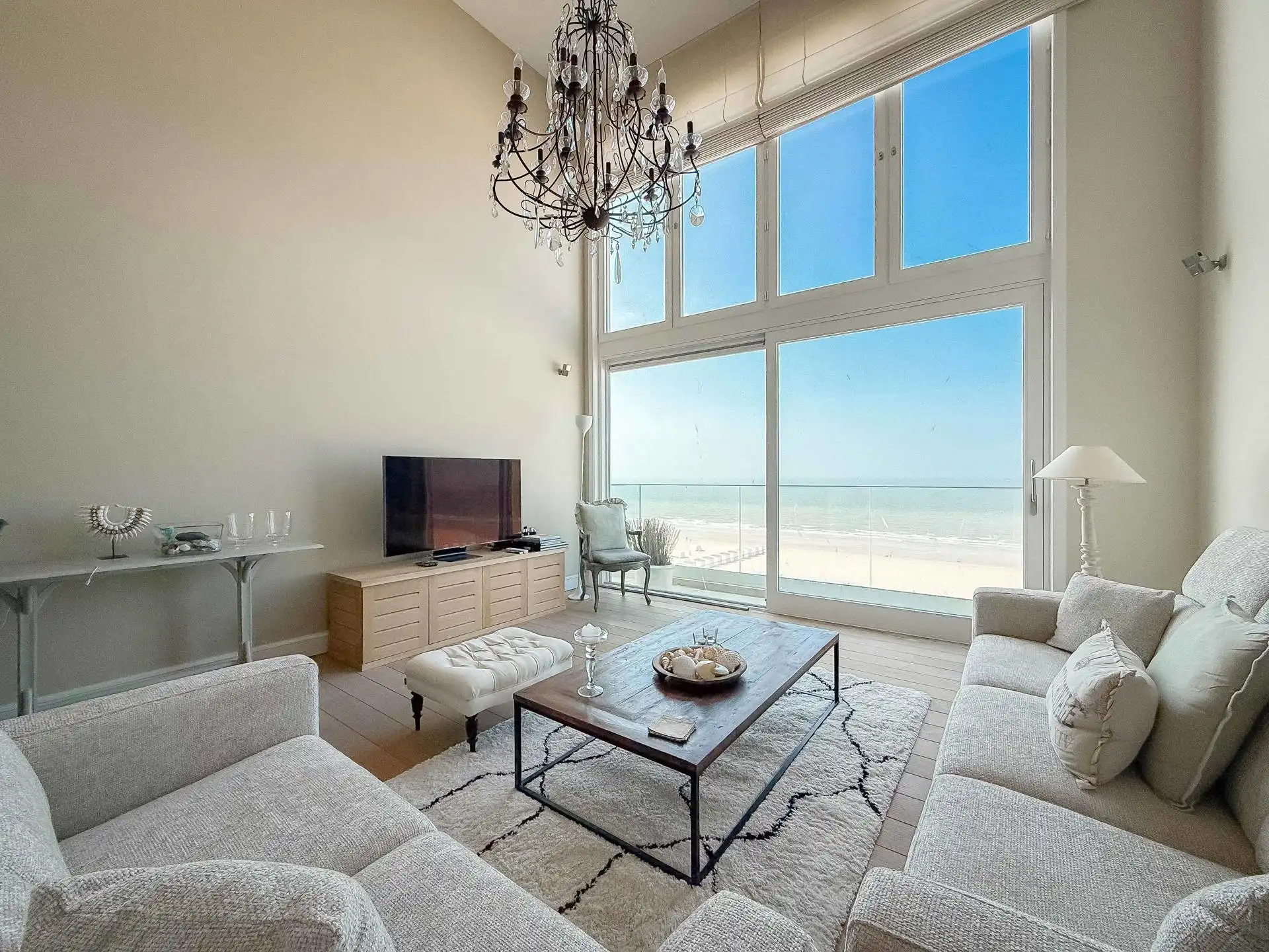 EXCLUSIEF mezzanine-appartement, gelegen op Zeedijk Zoute... foto 3