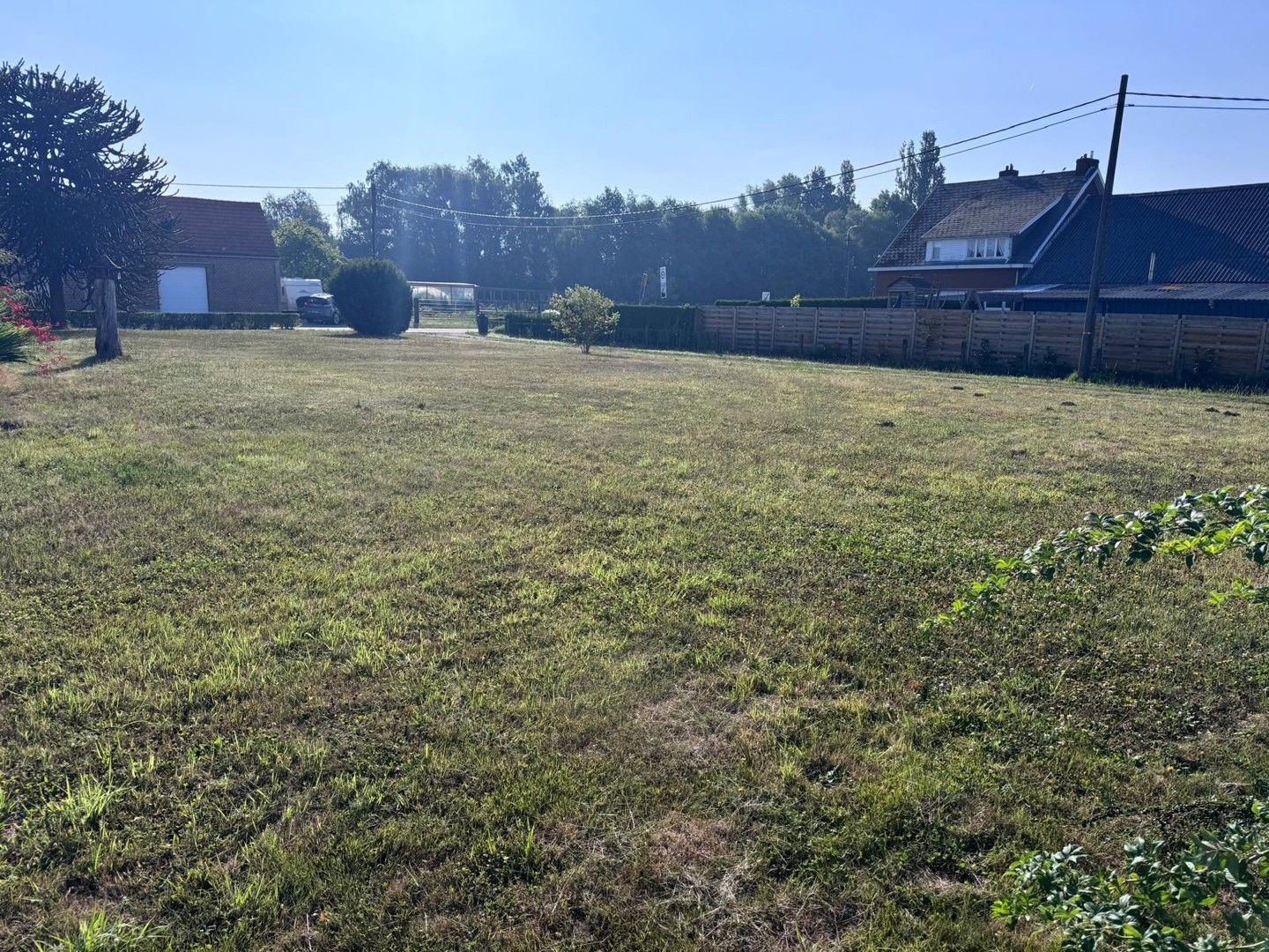 Uitzonderlijk goed gelegen bouwgrond voor open bebouwing foto 2