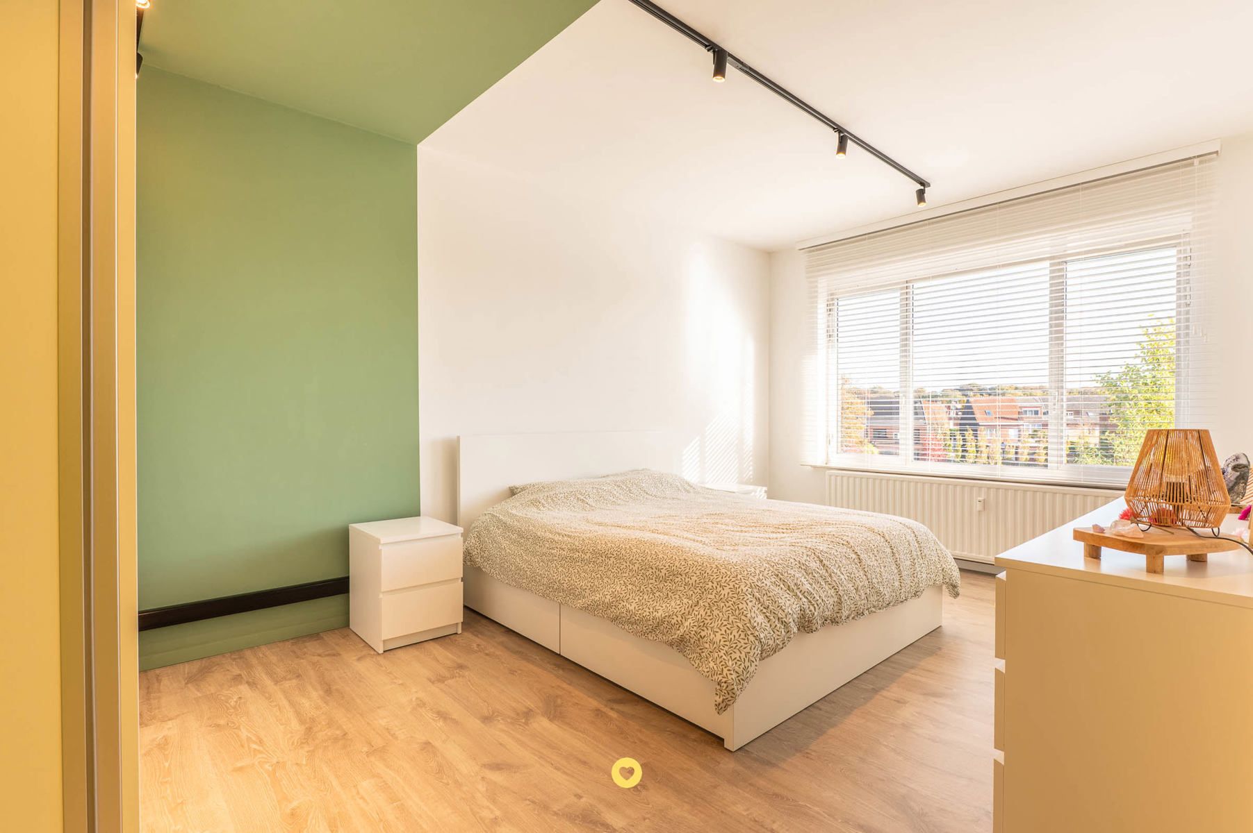 Trendy appartement met 3 SLK's en balkon in hartje Aartselaar foto 7