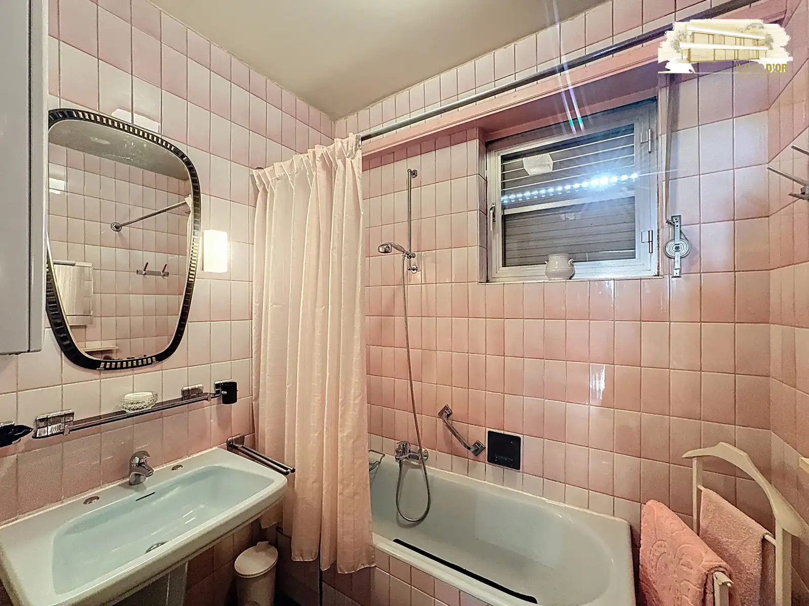 Bel-étage met ZW-tuin met ruime garage + oprit voor 2 auto's foto 10