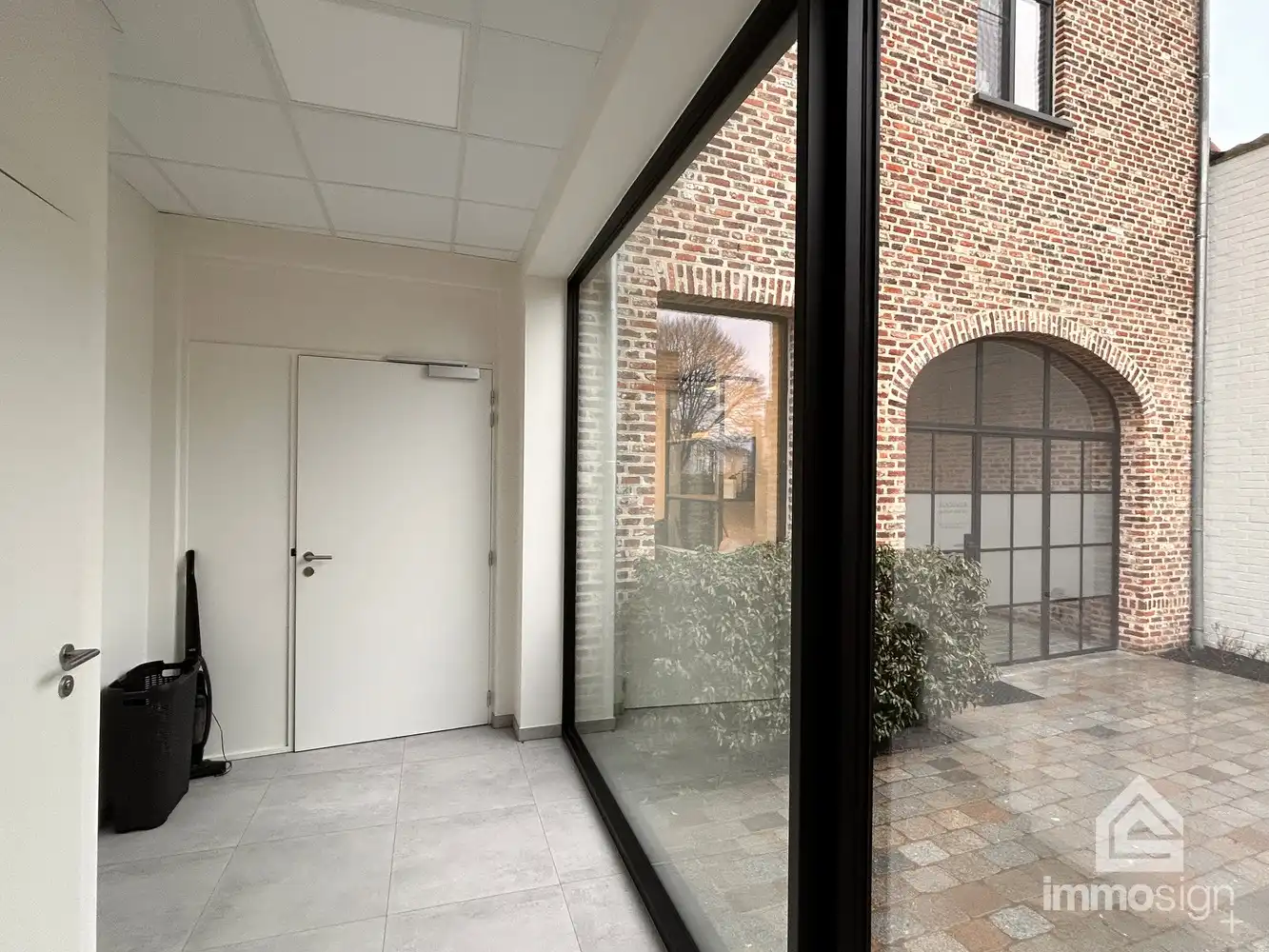 Gelijkvloers handelspand op toplocatie in het hart van Peer! foto 8