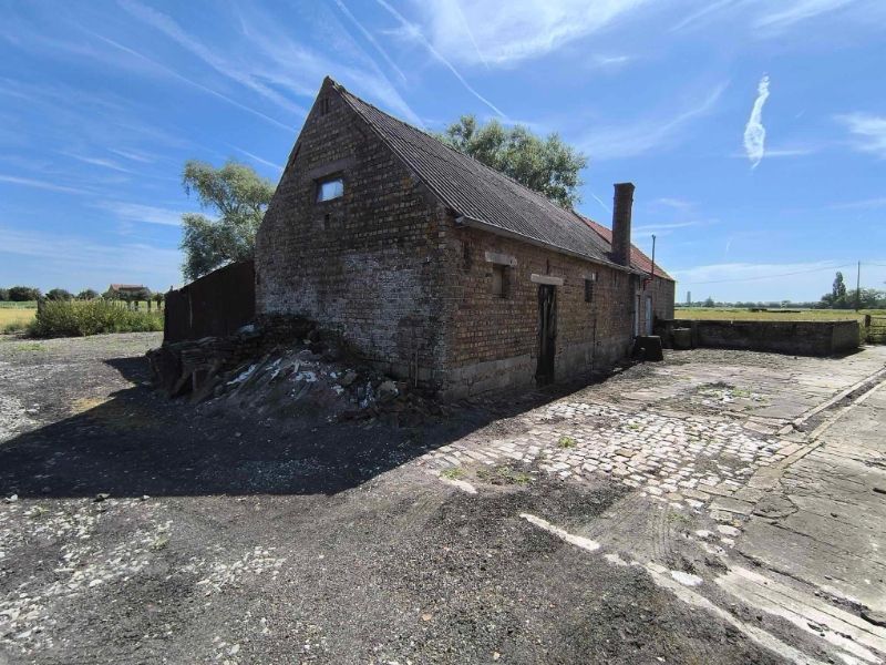 Hoeve met bijgebouwen foto 3