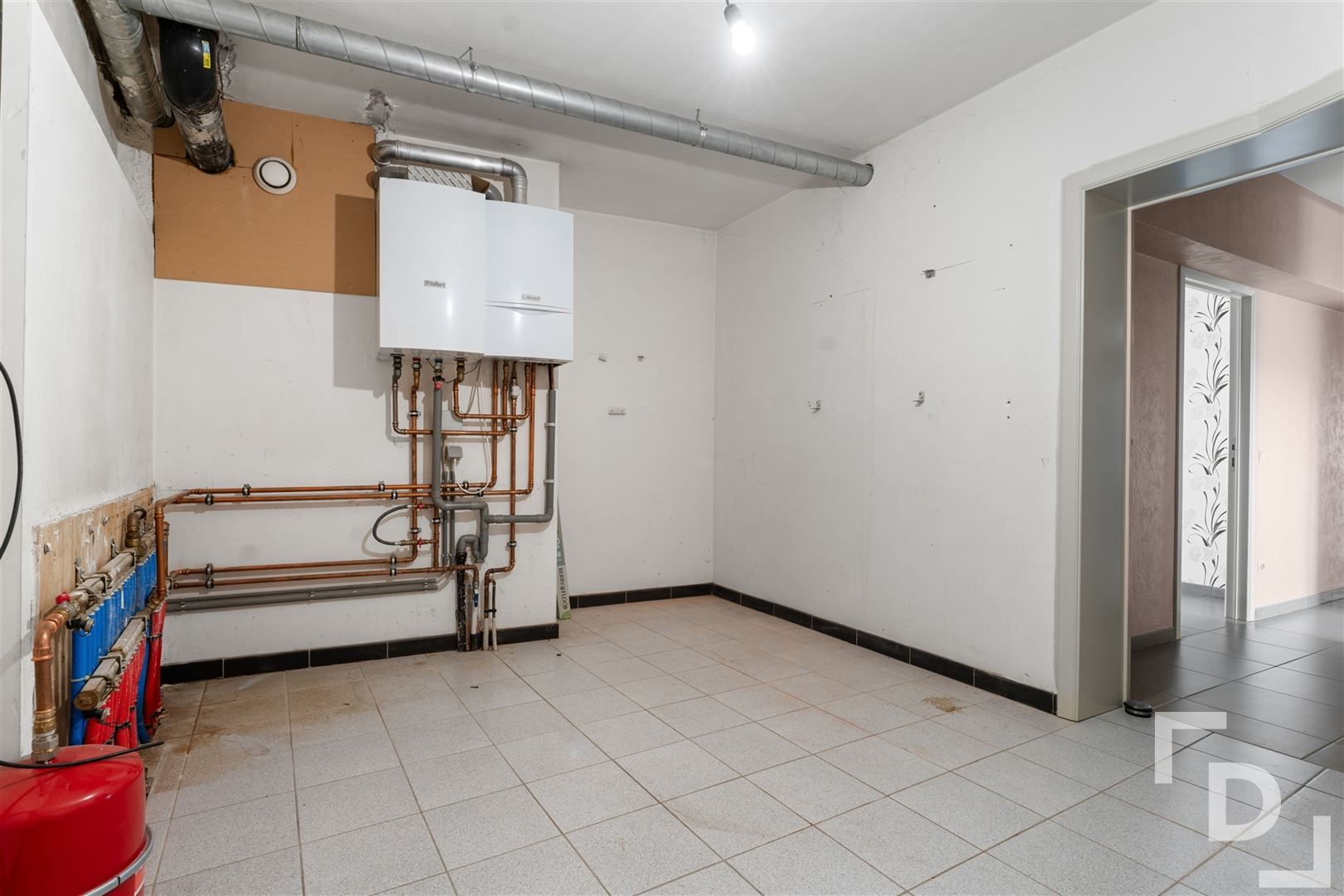 Appartement van 300m² met garage op toplocatie in Ieper foto 14