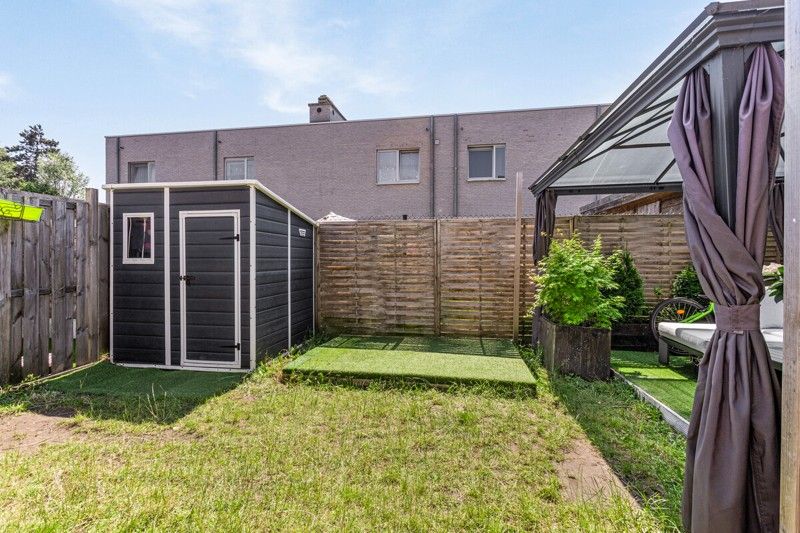 Instapklare woning met drie slaapkamers en tuin foto 14