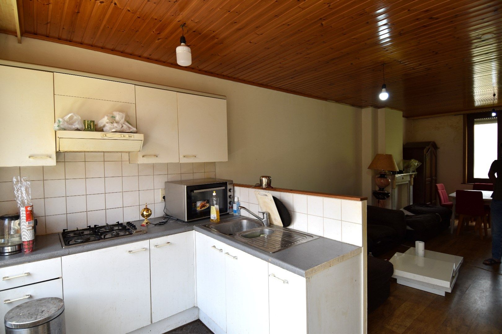 Ruime 3-slaapkamerwoning met bovenliggend appartement (woning) te koop in centrum-Kortrijk foto 9