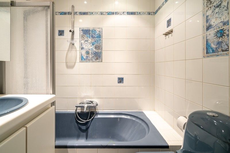 Ruim, lichtrijk 3-slaapkamer appartement met zijdelings zeezicht en zicht op het Casino van Knokke-Heist! foto 11