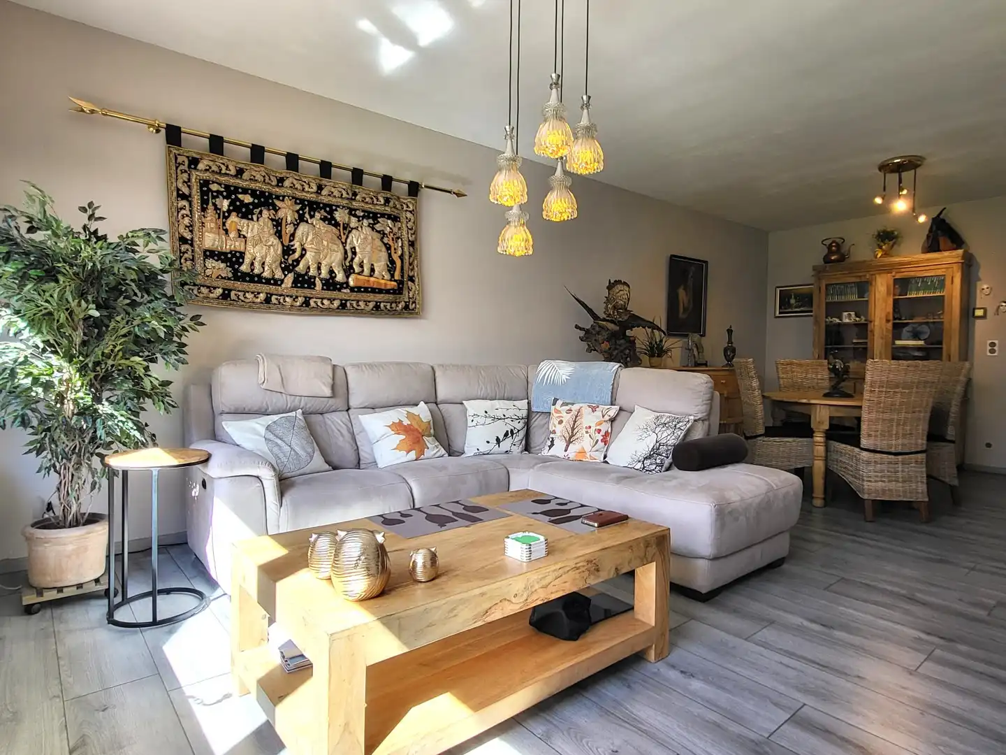 Deze ruime halfopen bebouwing met een bewoonbare oppervlakte van 134 m² is rustig gelegen aan de stadsrand. foto 14
