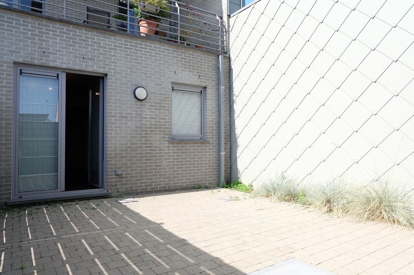 Modern 2-slaapkamerappartement nabij centrum foto 10
