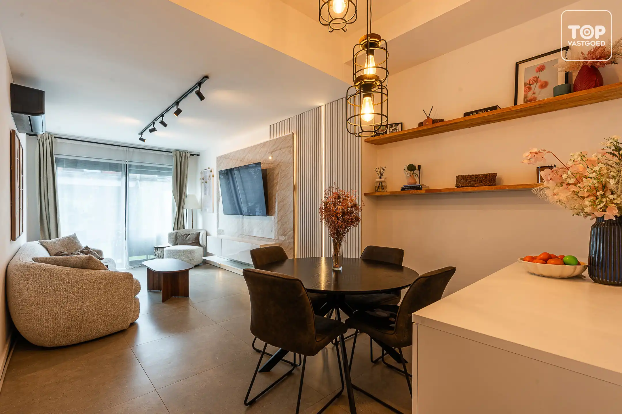 Recent gerenoveerde woning met 4 slaapkamers op TOPlocatie foto 10