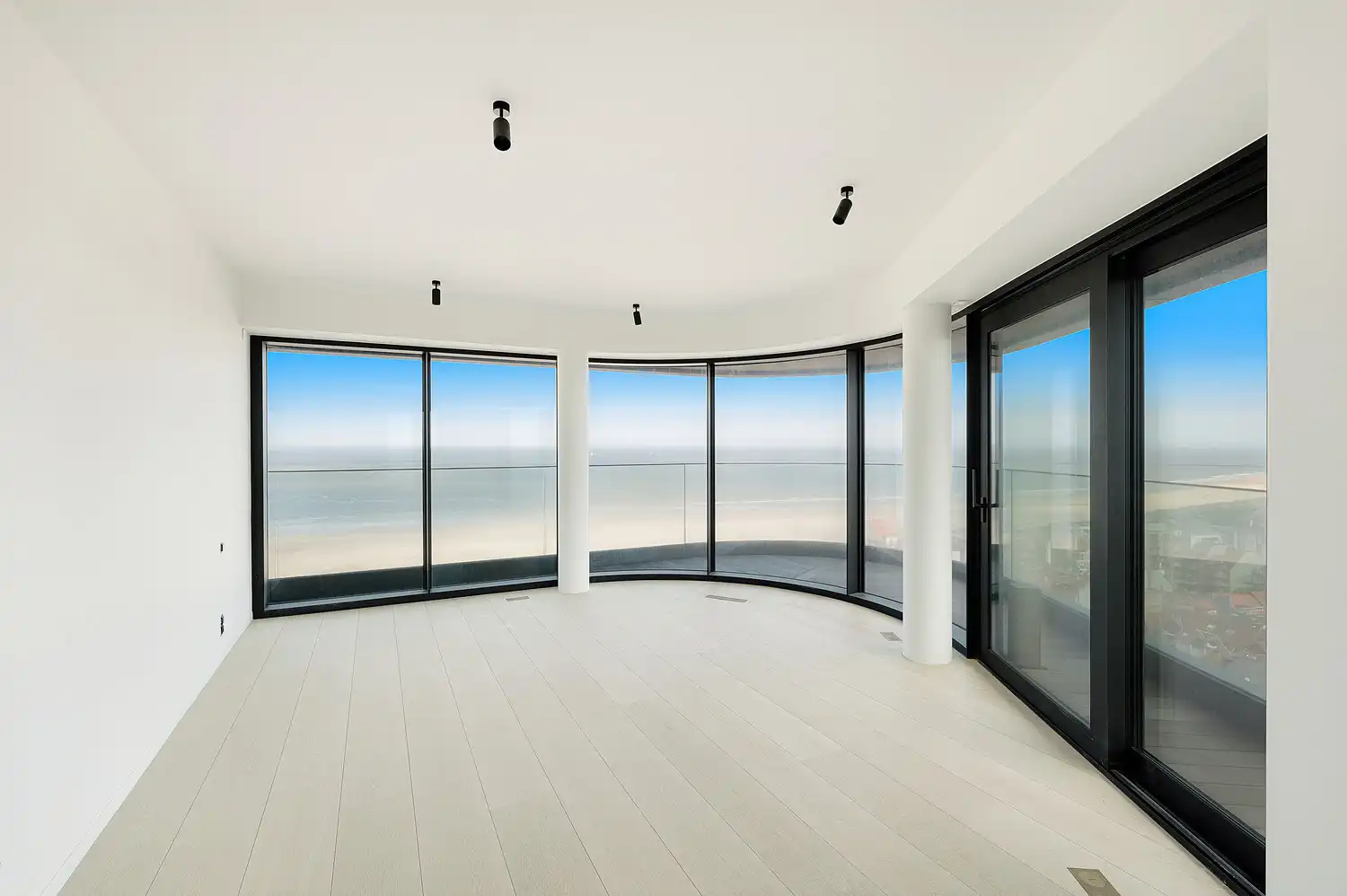Fenomenaal appartement met panoramisch zicht op de 18de verdieping van Res.Heldentoren foto 12