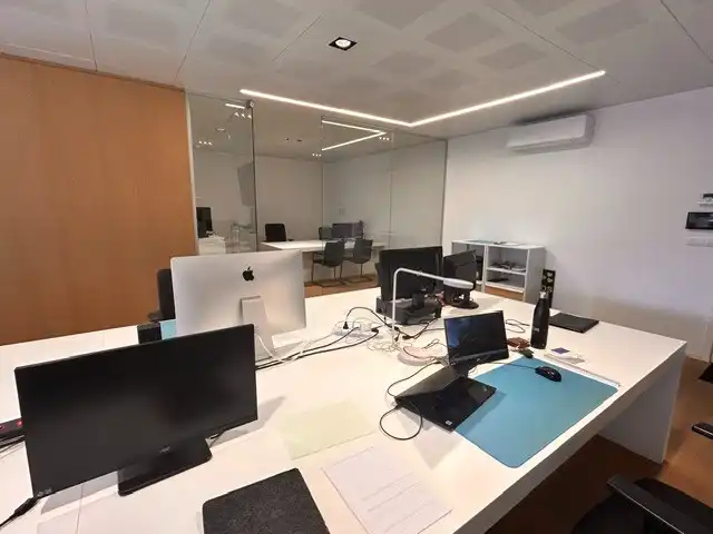 Bedrijfshal van 207 m² met een kantoorruimte op 1° verd. van 105 m² foto 14