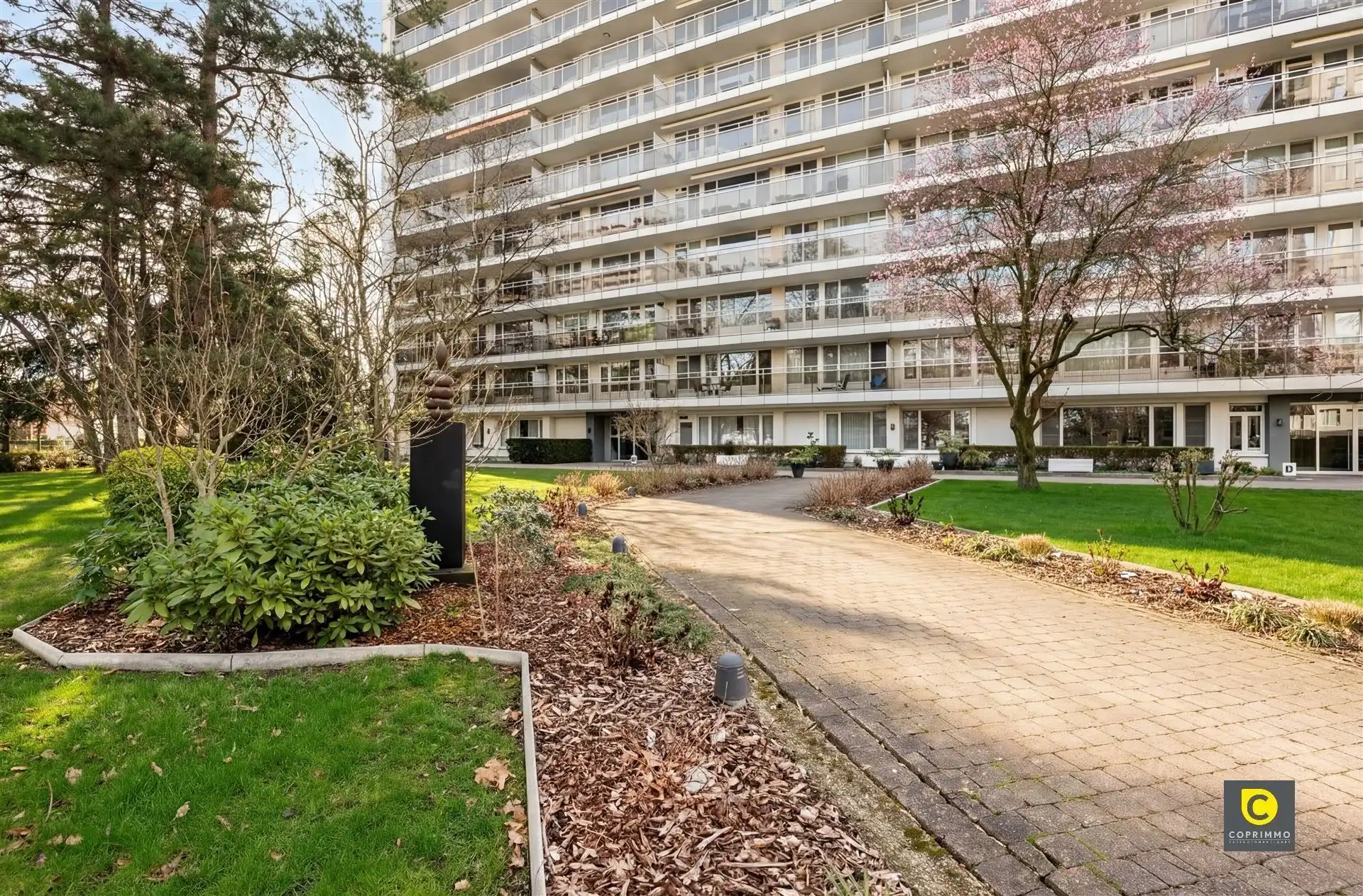 Lichtrijk dakappartement met ruim terras foto 8