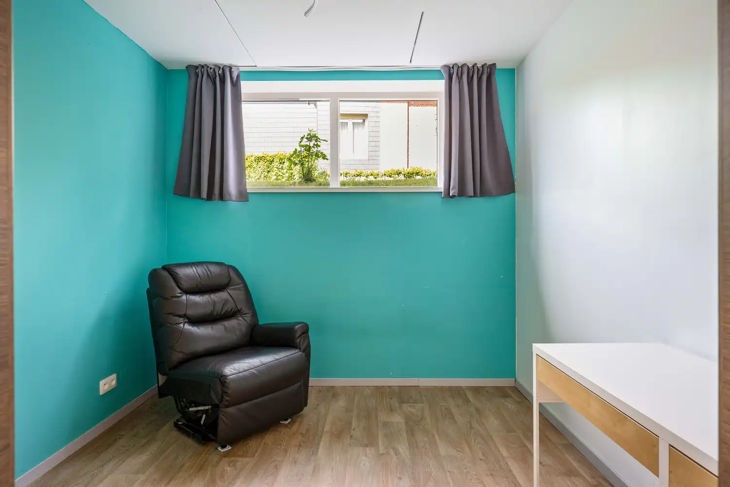 Ruim, energiezuinig appartement met souterrain, 4 slaapkamers, tuin en aanhorende grond in Wijnegem! foto 23