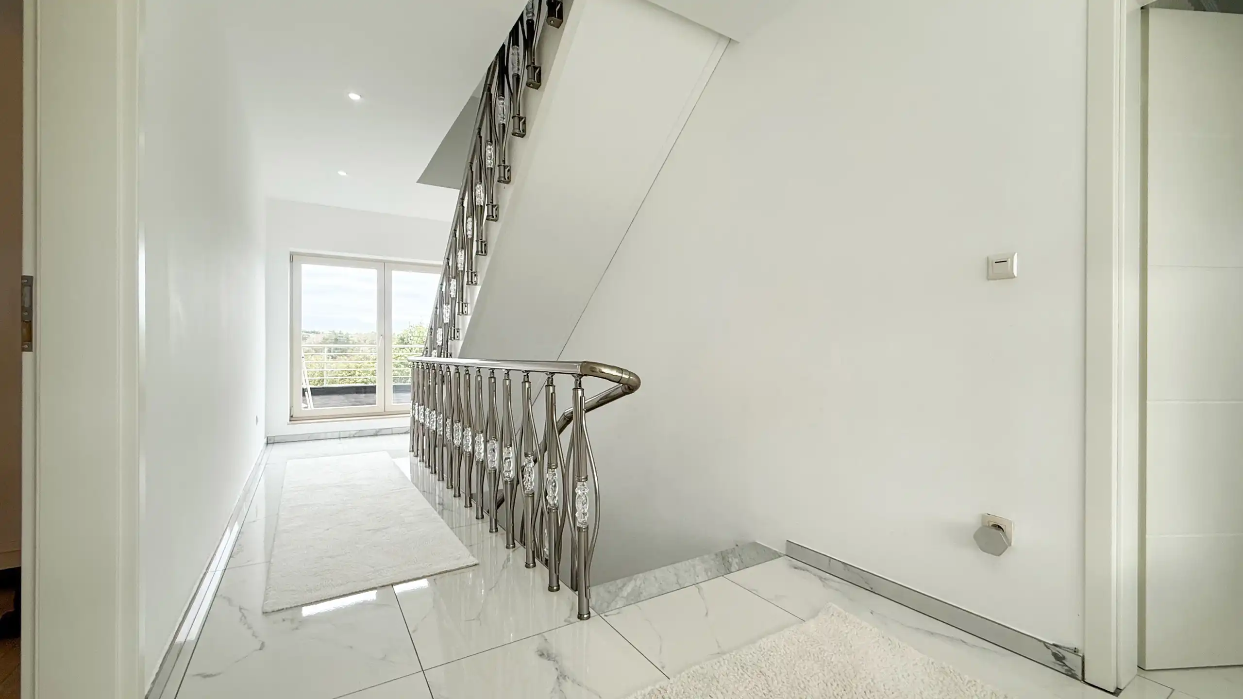 Exclusieve villa met luxueuze leefruimte en 7slpk + veranda! foto 22