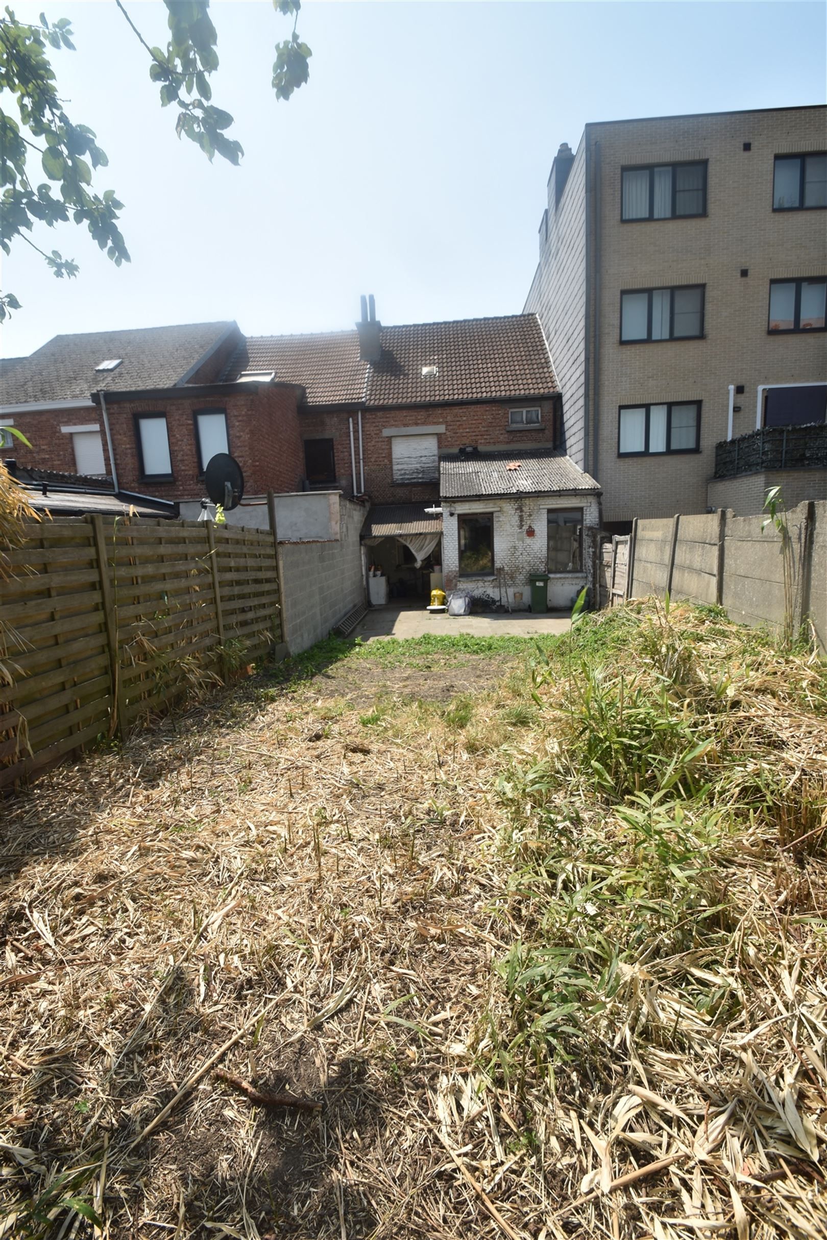 Renovatiewoning op goede locatie  foto 11