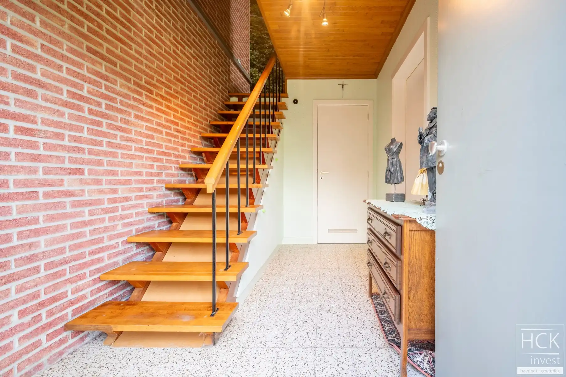 KRUISHOUTEM - Ruime halfopen woning met 4 SLPK, op een aantrekkelijk perceel van 402 m²! foto 17