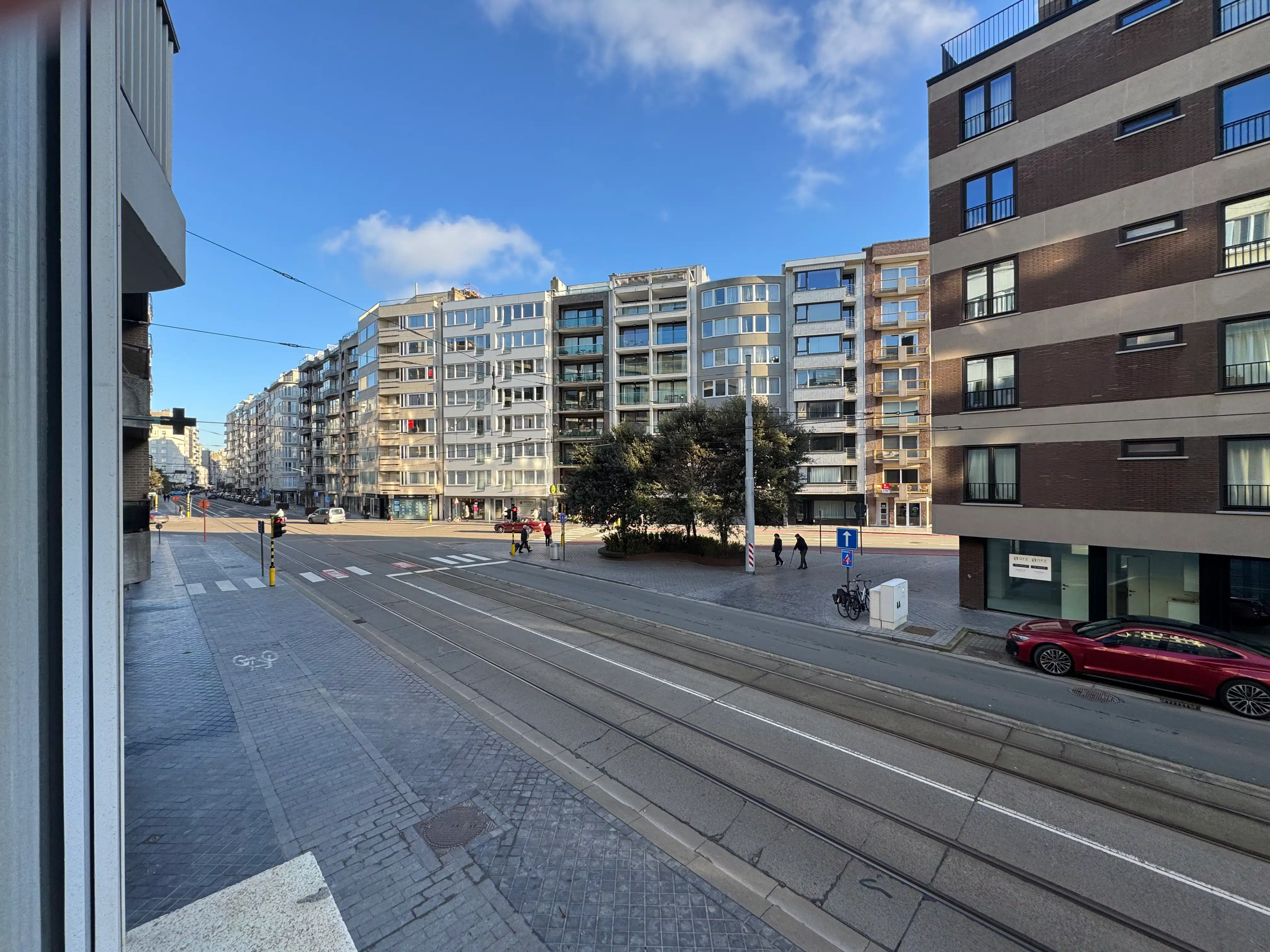 Stijlvol gerenoveerd appartement met 2 slaapkamers en terras foto 5