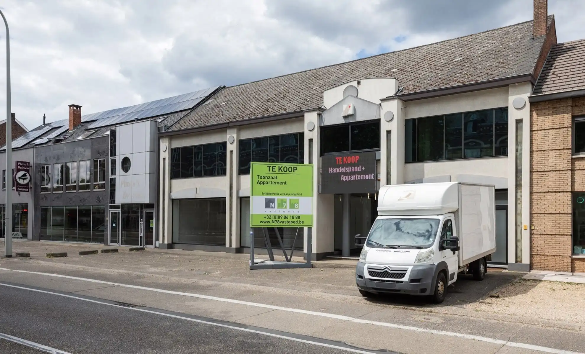 Commercieel te koop Rijksweg 368 - 3630 Maasmechelen