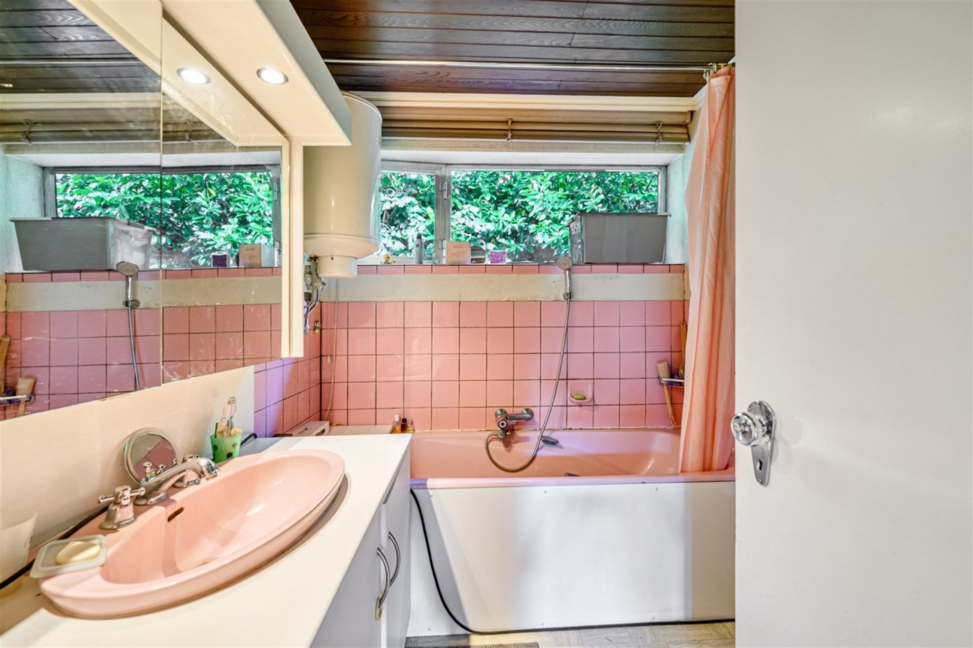 Te renoveren woning met veel potentieel op perceel van 1443m² foto 24