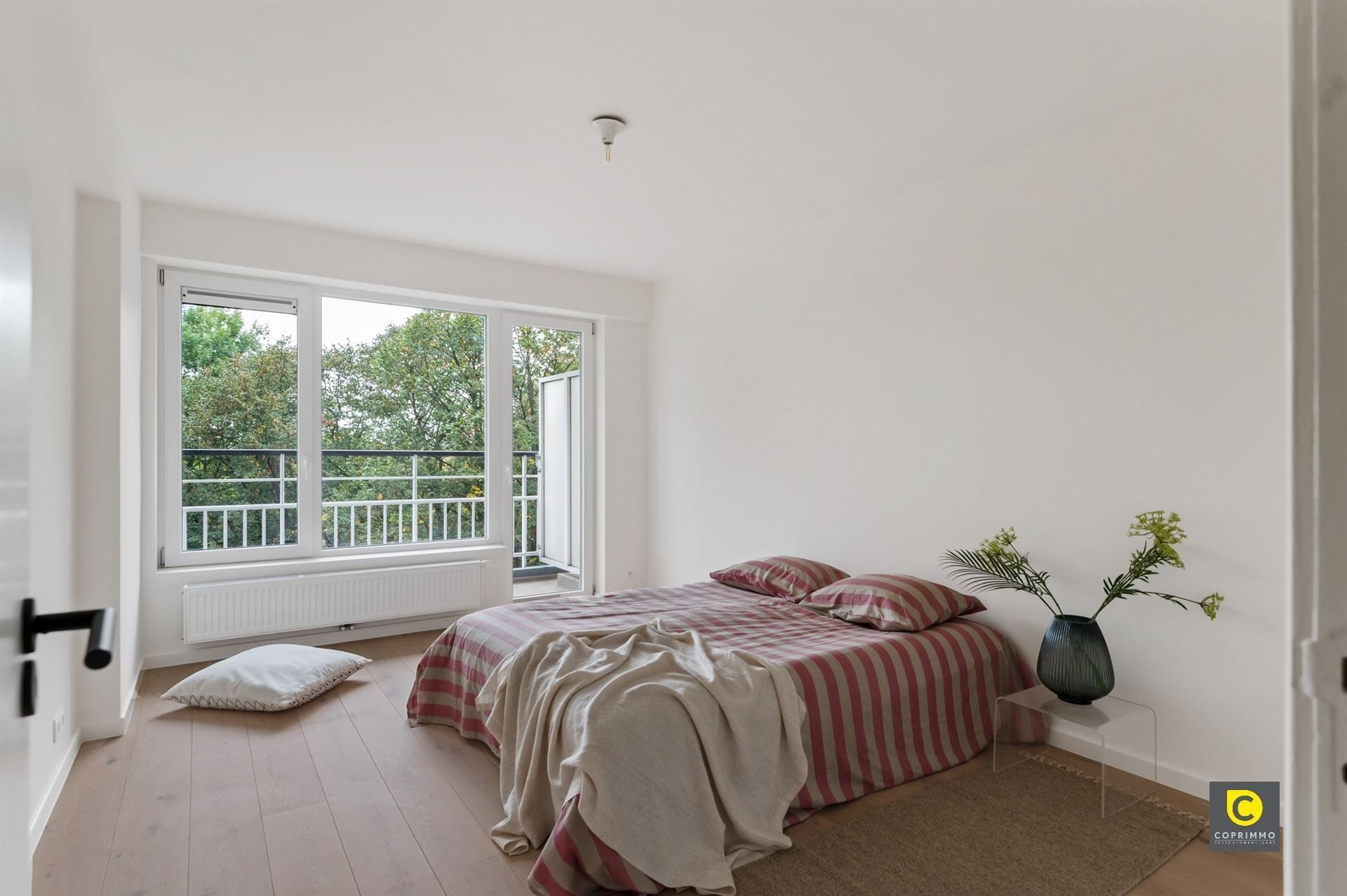 Luxueus gerenoveerd 2-slpk app met groot terras in 't groen! foto 7