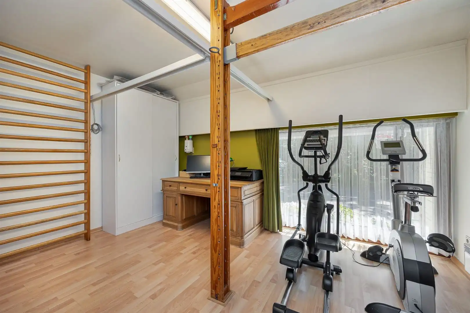 Karaktervolle woning met veel ruimte en prachtige tuin! foto 12