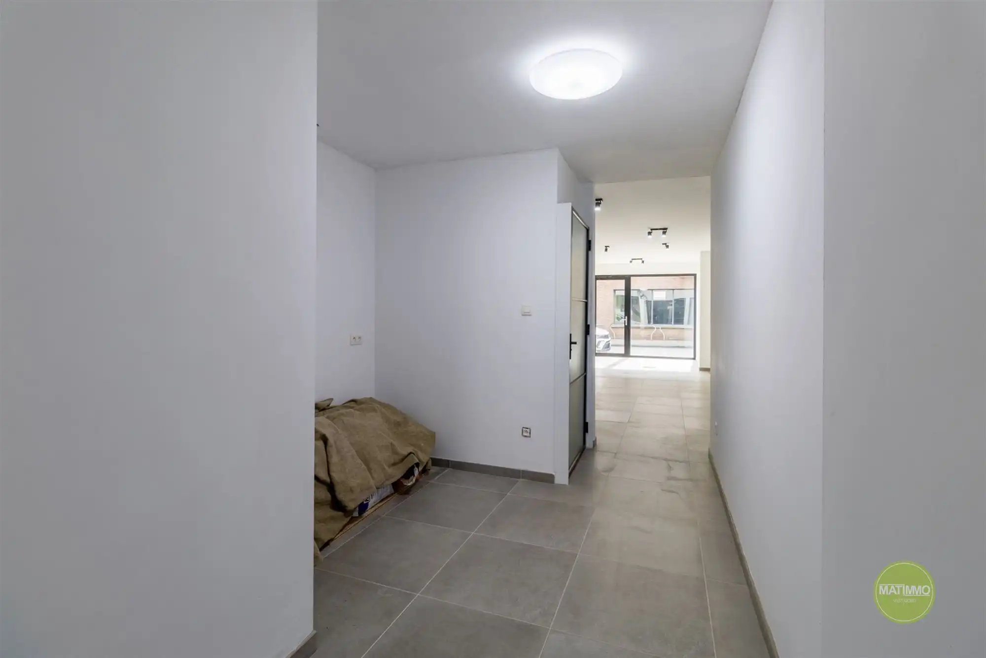 Modern gerenoveerde handelszaak met duplexapp in Meerhout foto 20