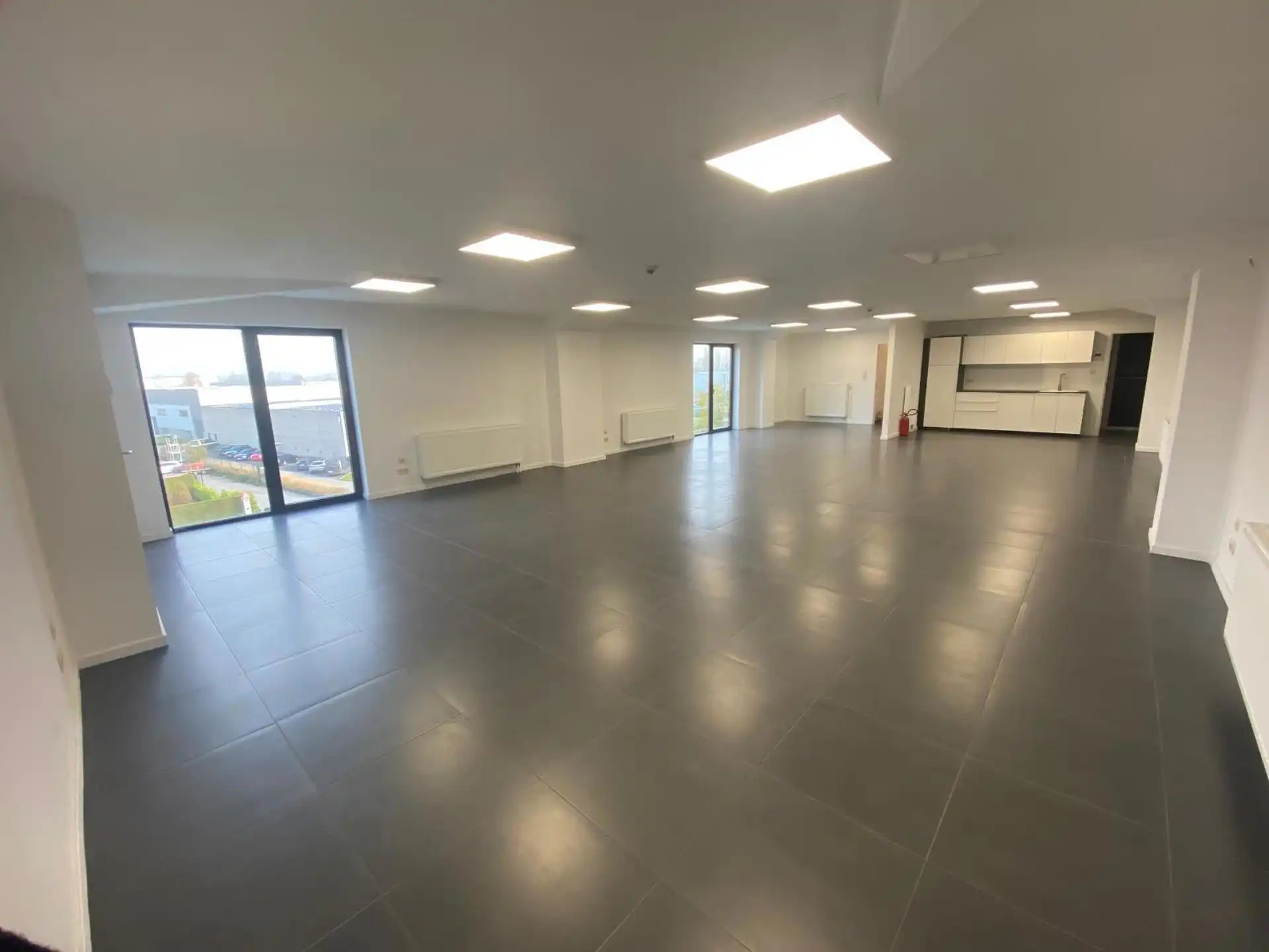 Hoogwaardig Gerenoveerde Kantoorruimte Te Huur in Temse foto 11