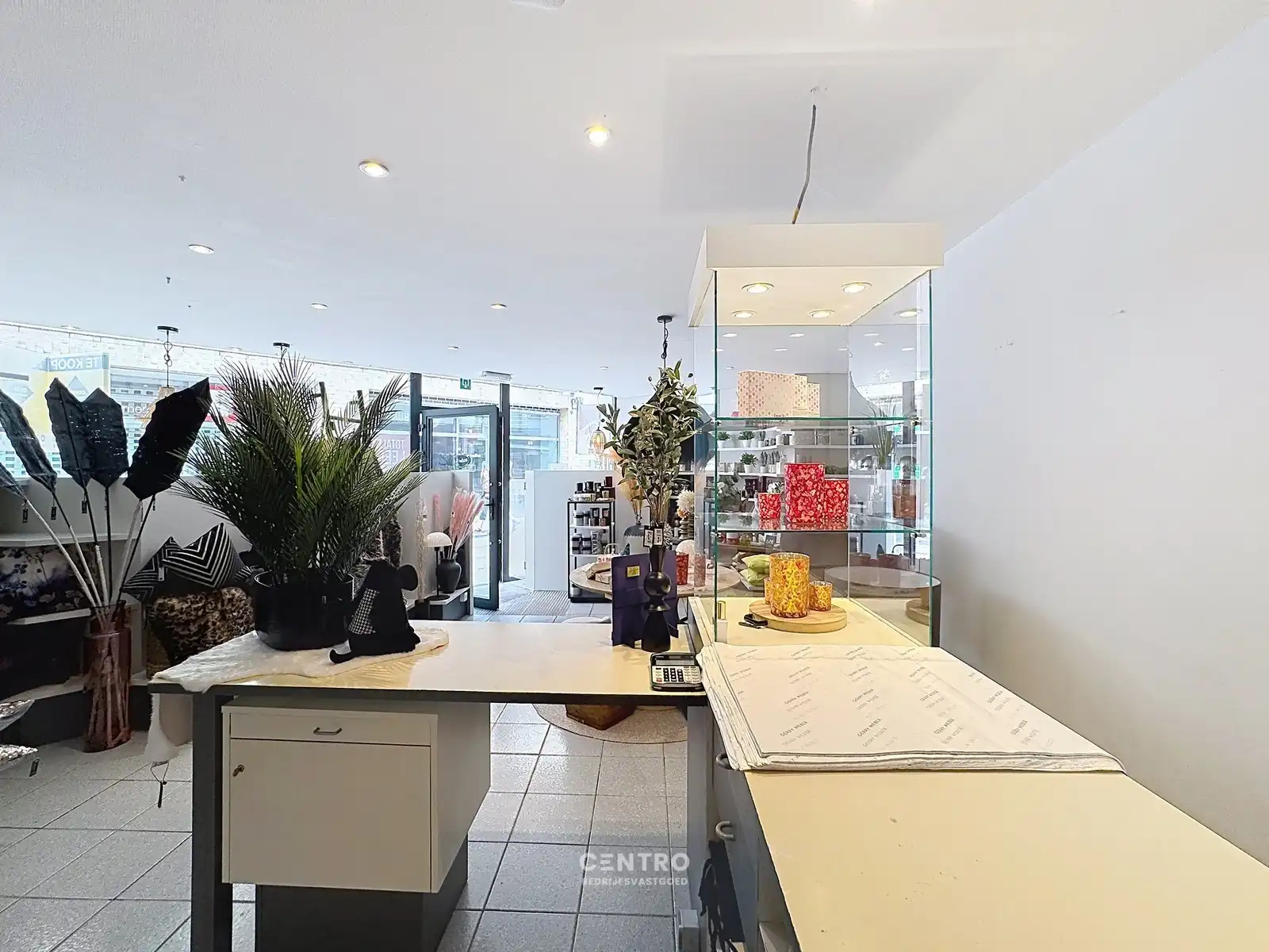 Instapklare woning met handelsruimte op TOPlocatie! foto 17