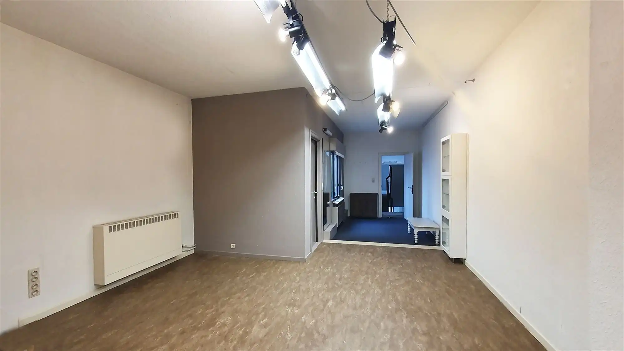 Volledig instapklaar handelspand met woonst foto 9