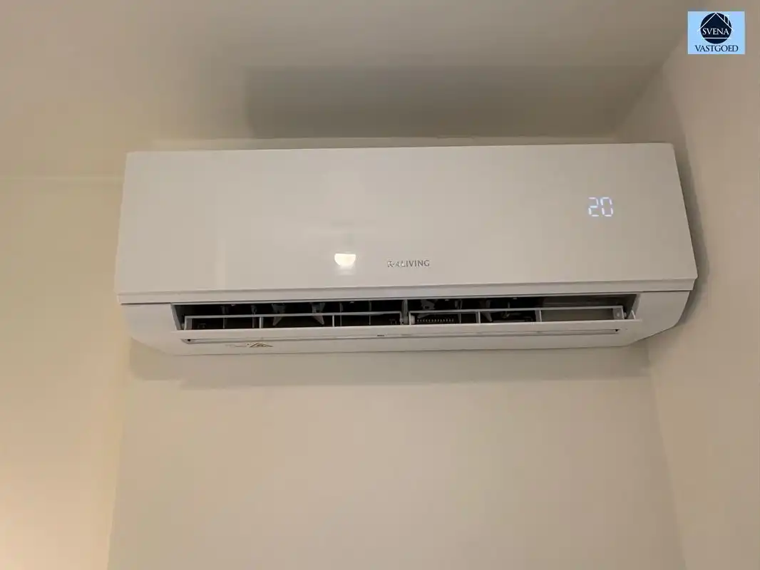 ZEER LEUKE, LICHTRIJKE WONING NABIJ CENTRUM EN WINKELS foto 10